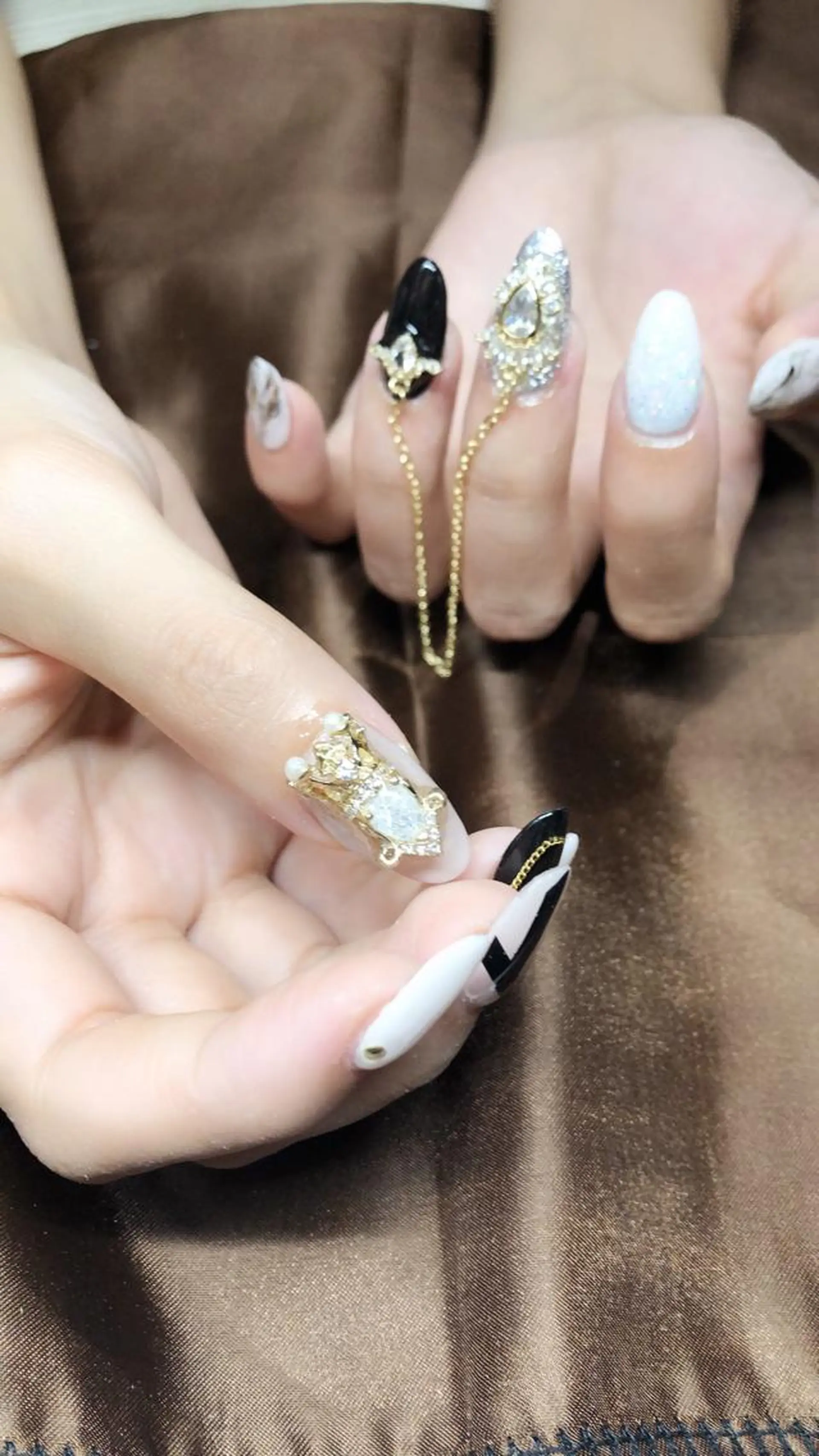 ネイル 🖤スカルプ R🖤のネイルデザイン