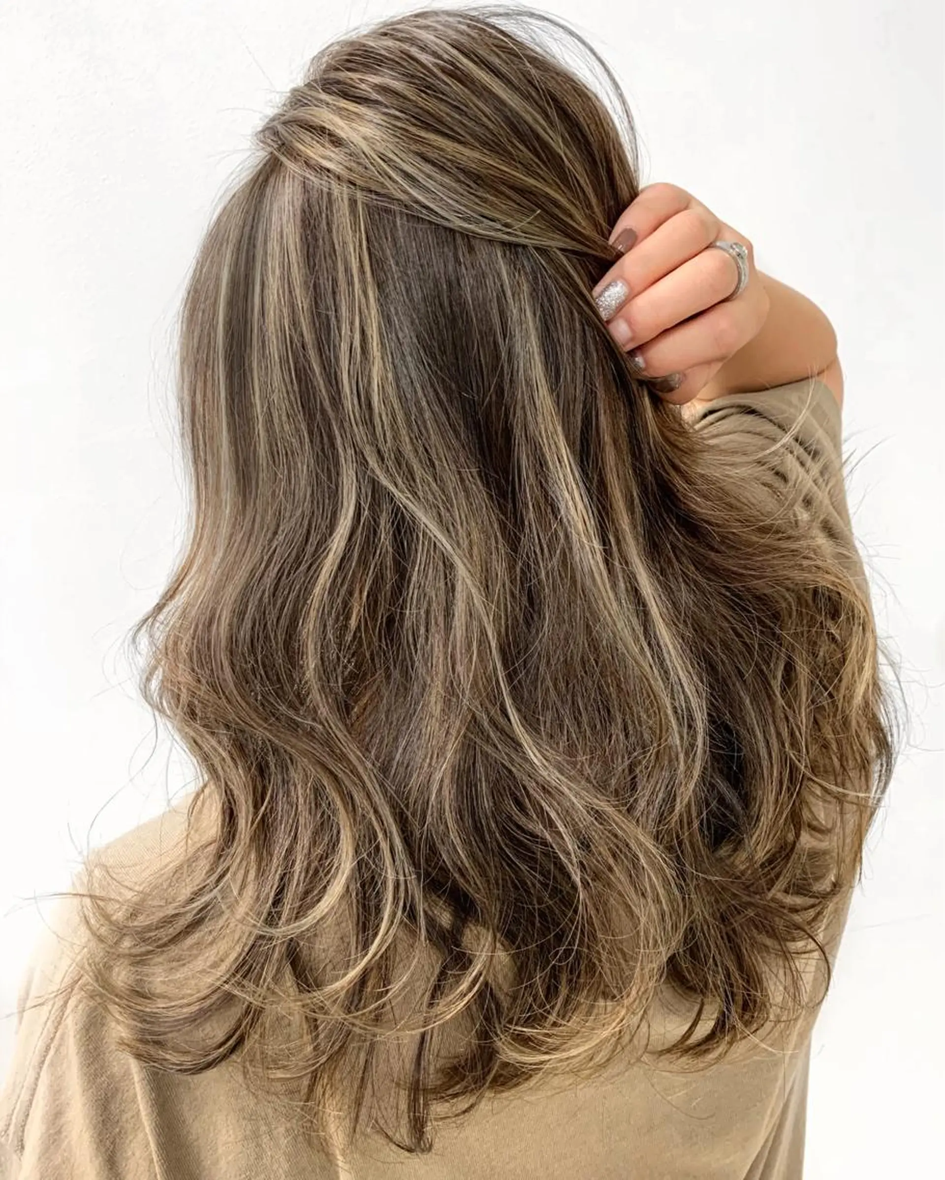 ロング カラー バレイヤージュ ブラウンカラー レイヤーカット カット ヘアカラー トリートメント ヘッドスパ 🌿海外Style・ KOHEIのヘアスタイル