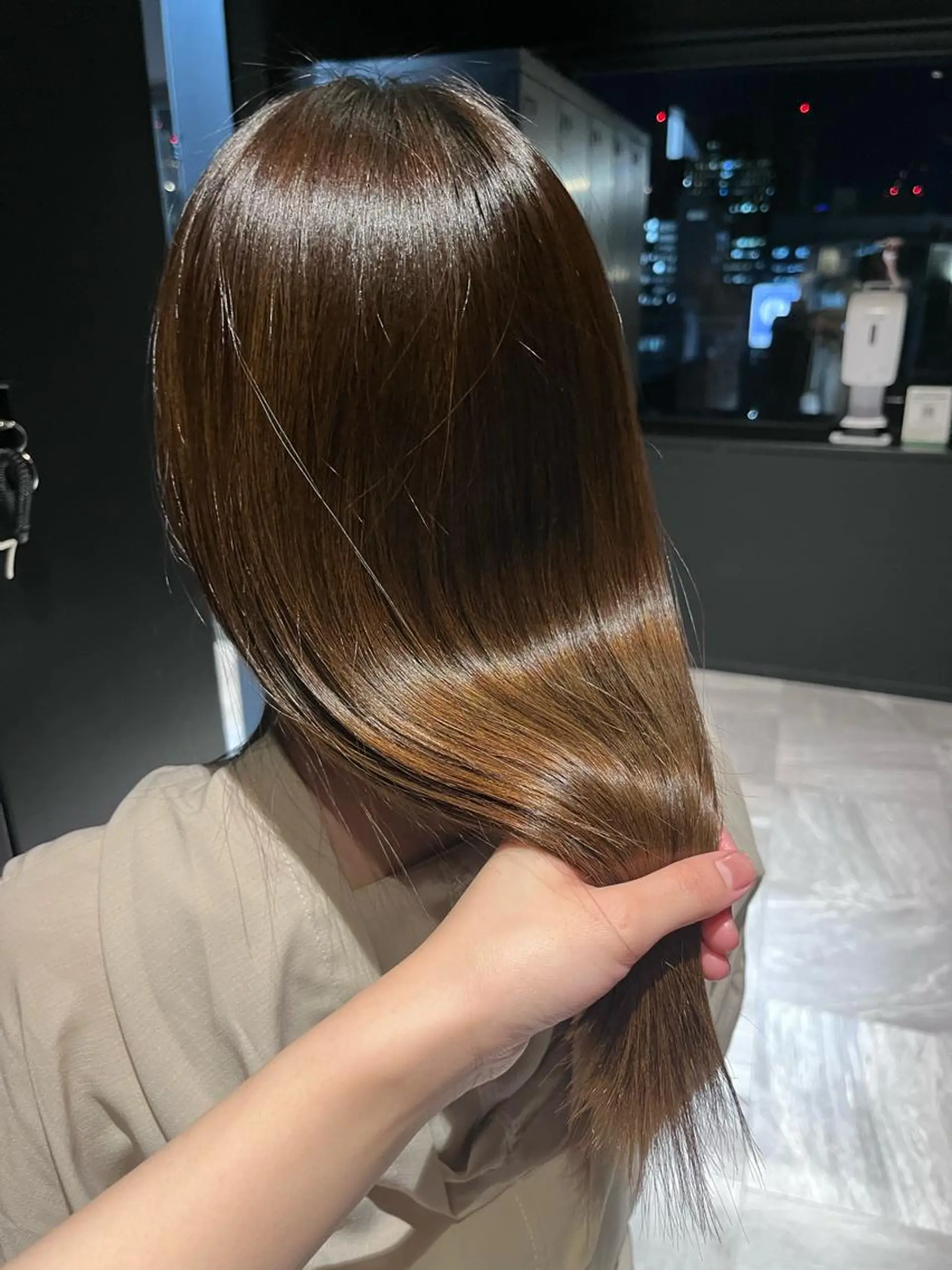 ミディアム カラー 阿久津真衣 似合わせカットのヘアスタイル