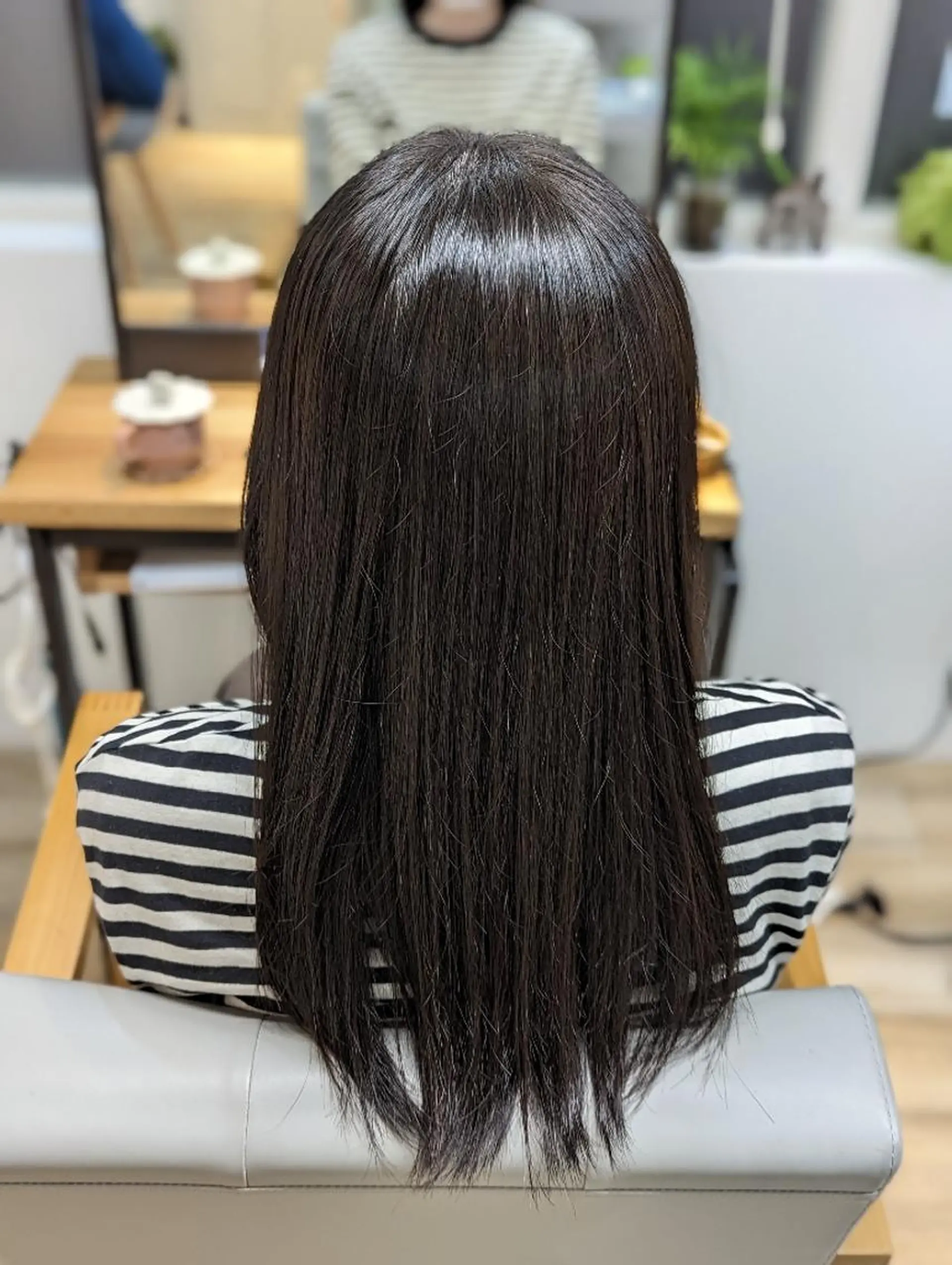 ロング カラー オリーブカラー Kokeshi /Rymlhairのヘアスタイル