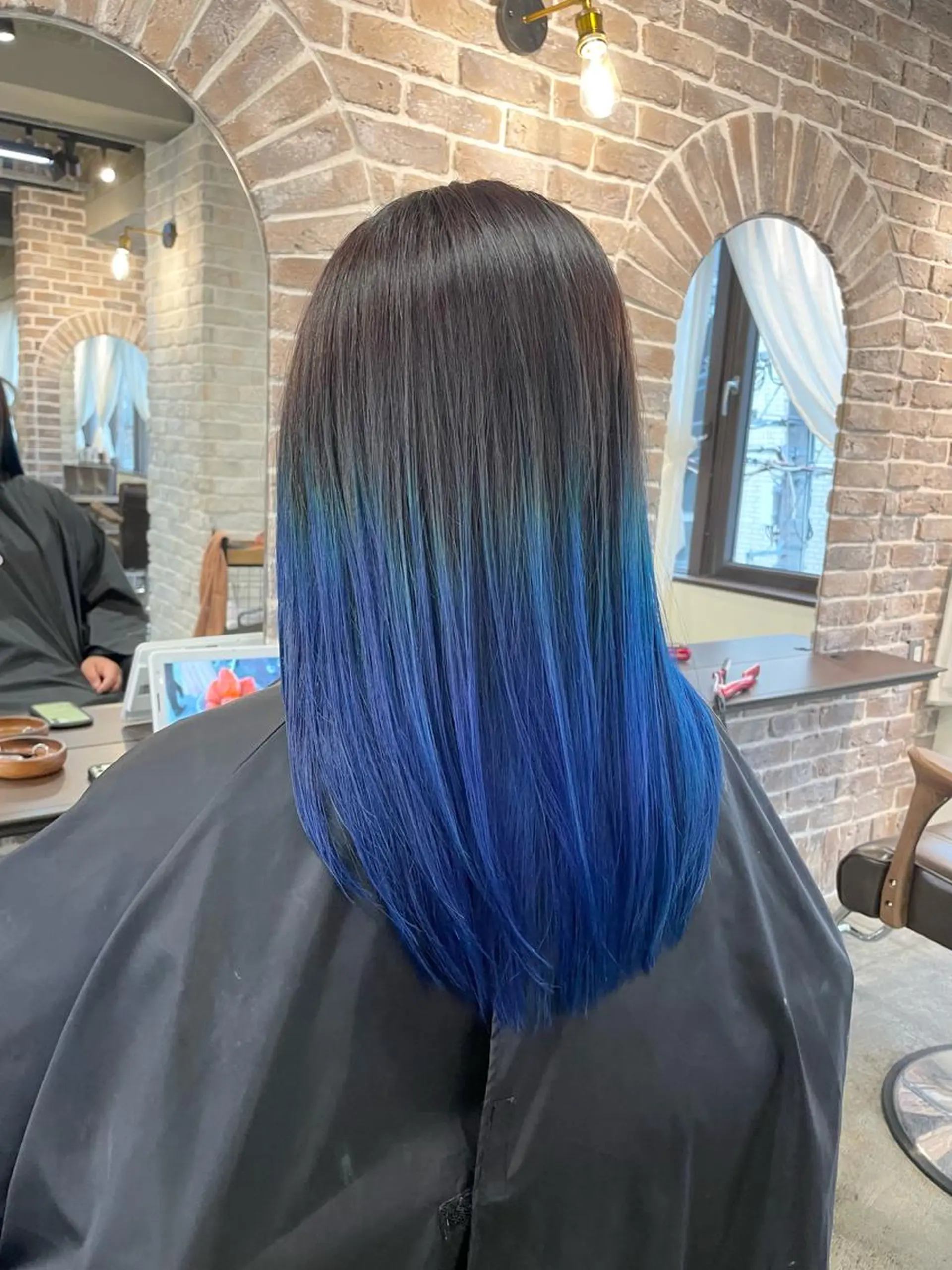 セミロング カラー ブルーカラー グラデーションカラー ACROあべの店所属・艶カラー/インナー /グラデ/大西小百合のヘアスタイル