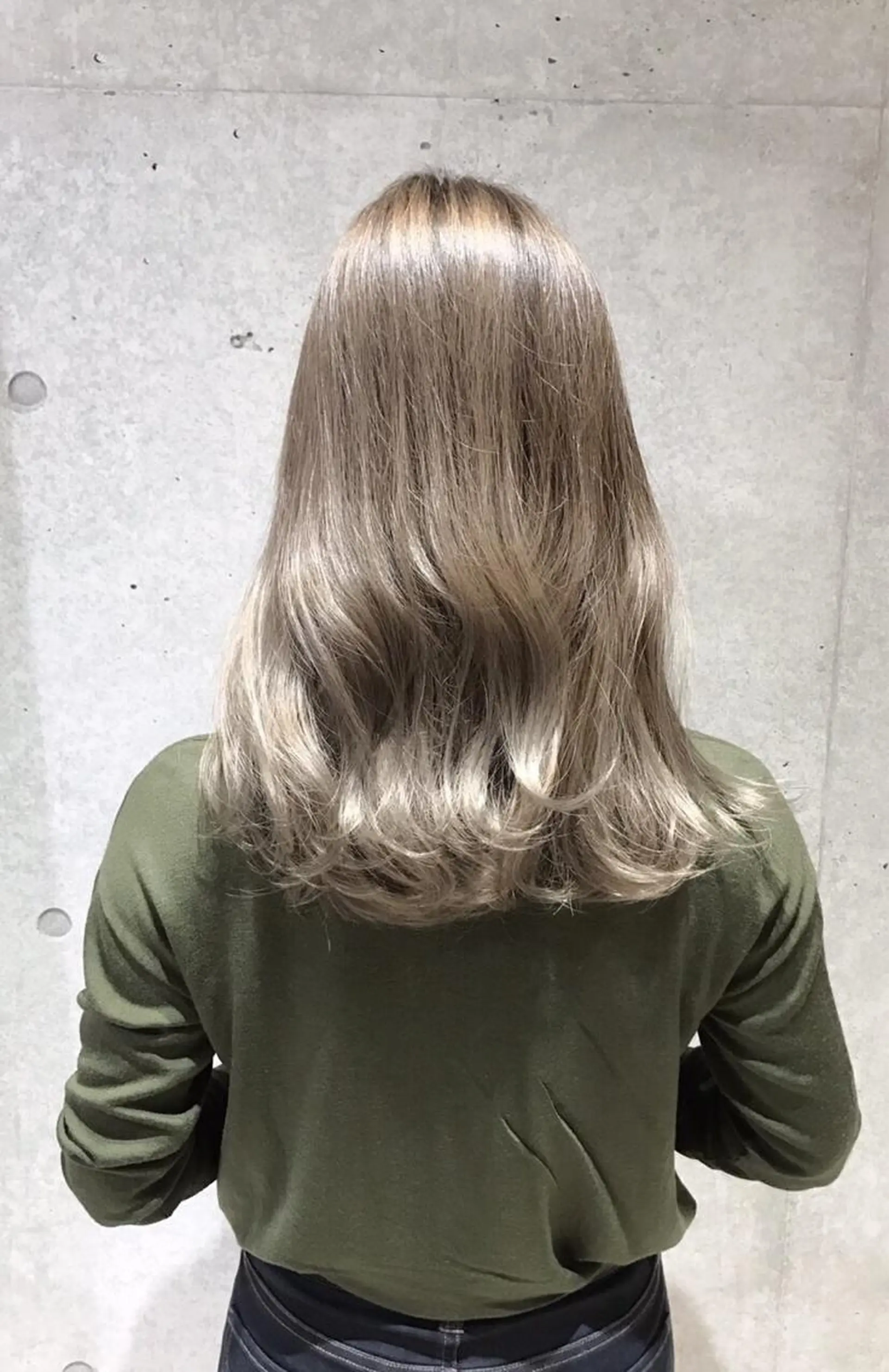 セミロング カラー 井坂 和博のヘアスタイル