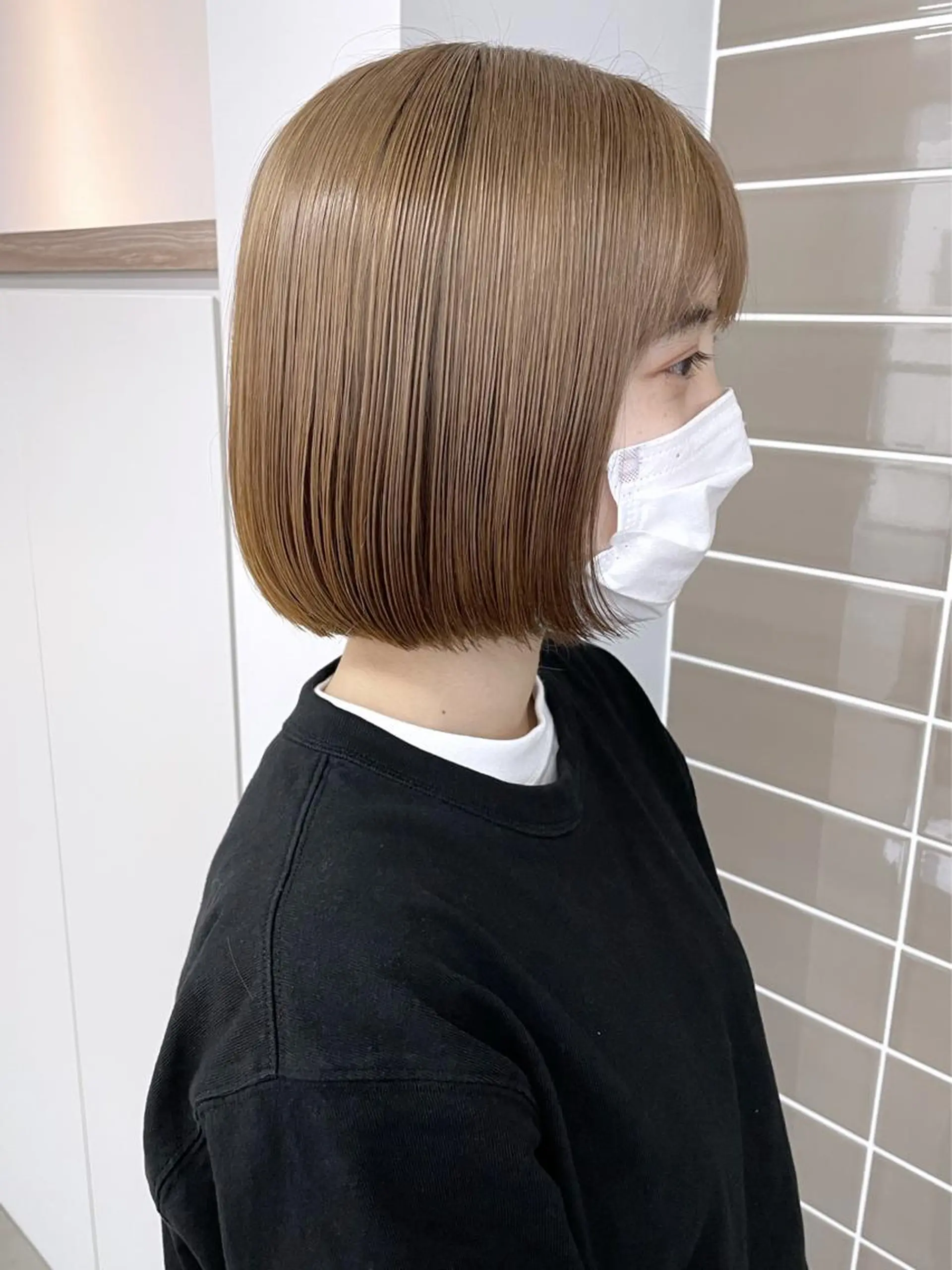 ショート カラー ベージュカラー ハイトーンカラー ハイトーンベージュ ボブ ヘアカラー レイヤー/髪質改善カ ラ-🤍津田奈々美‎のヘアスタイル