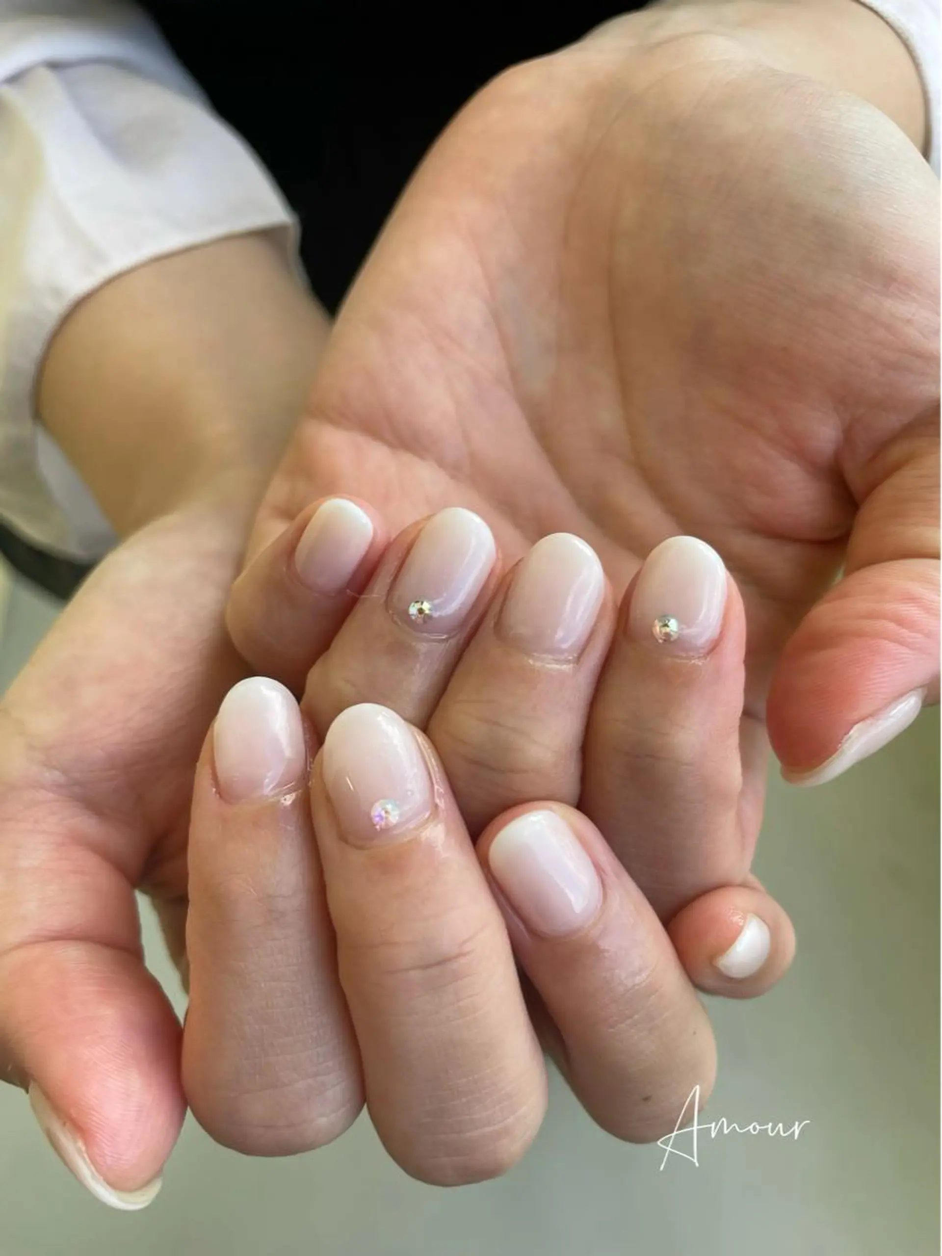 ネイル グラデーション ホワイト ハンドネイル Nail Salon Amourのネイルデザイン