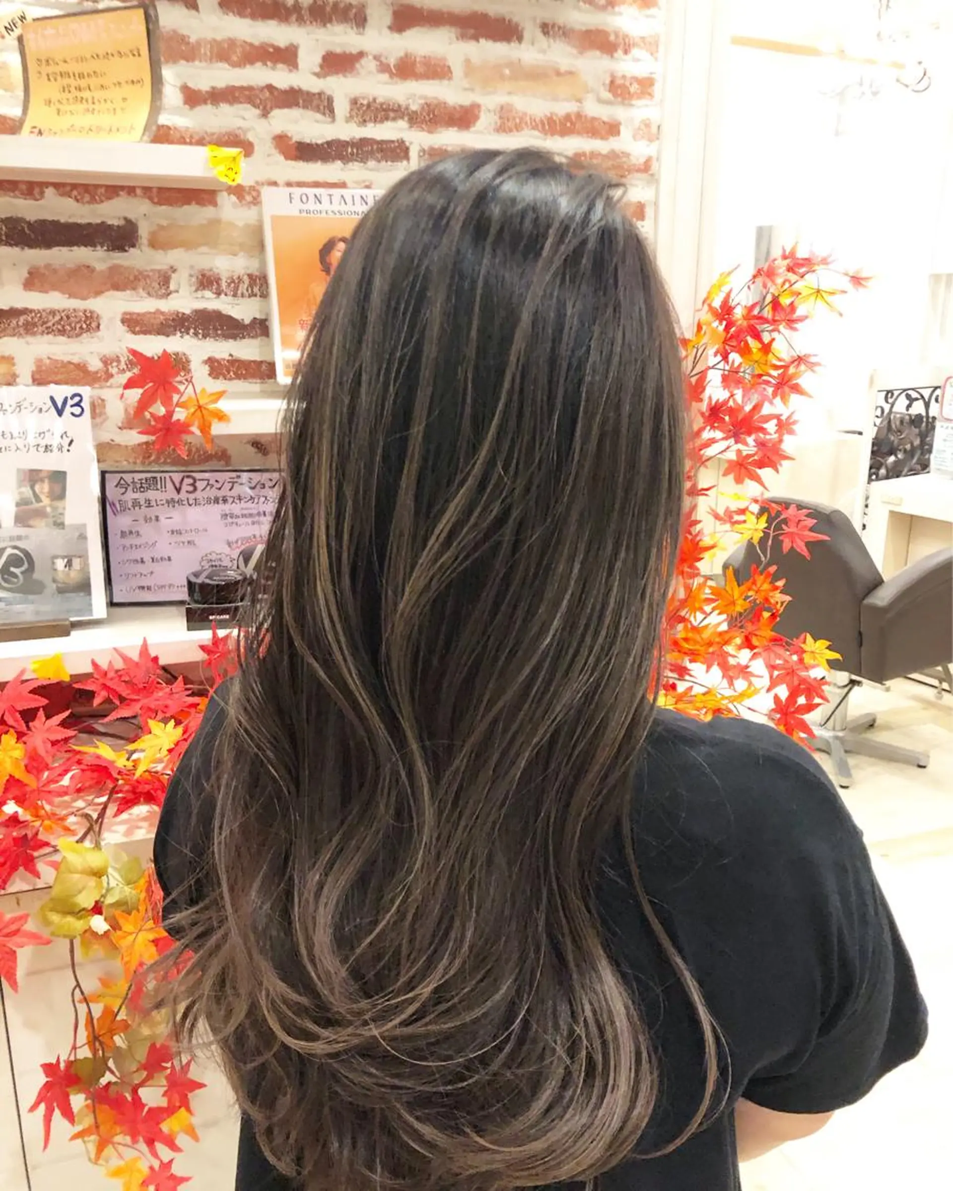 ロング カラー バレイヤージュ ハイライトカラー ハイライト レイヤーカット Crén by marie 真嘉比店所属・東恩納 誠のヘアスタイル