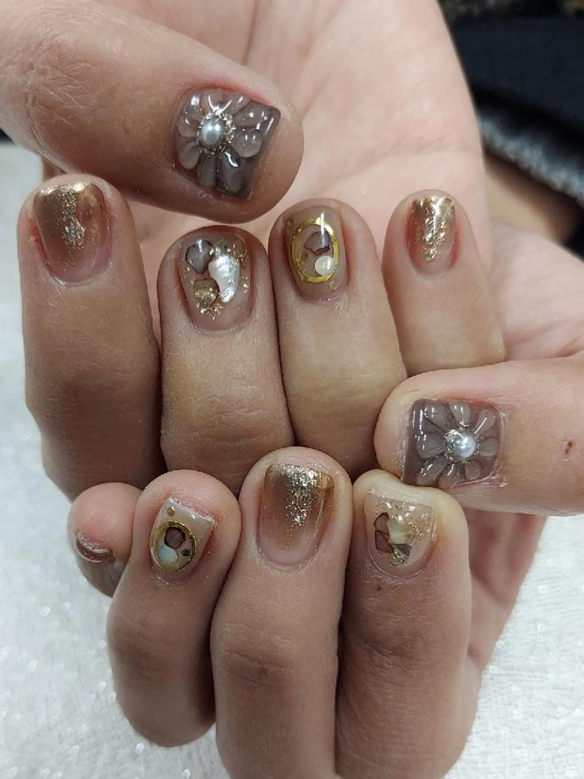 ネイル アートネイル 成人式 フラワーネイル ジェルネイル ミラーネイル 河野ちえ (雑誌掲載サロン)のネイルデザイン