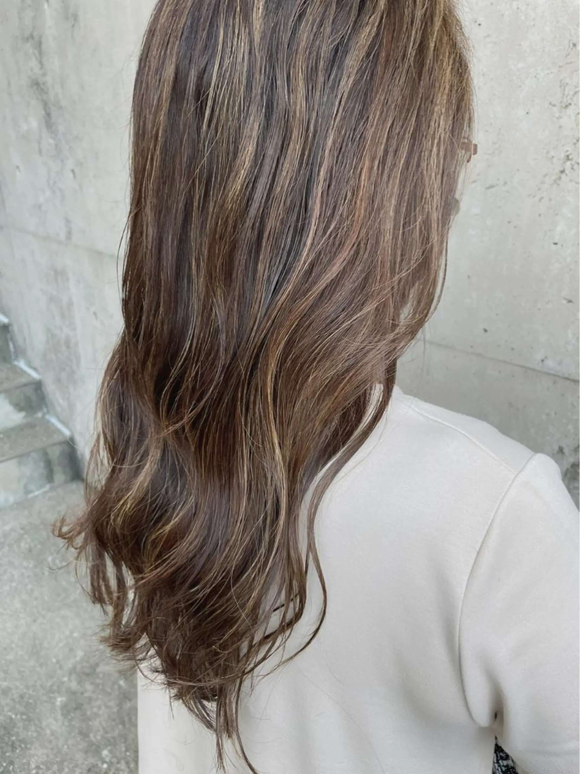ロング カラー ブリーチ ハイライトカラー ハイライト ヘアカラー トリートメント hair  design  ALBERO所属・日高 香織のヘアスタイル