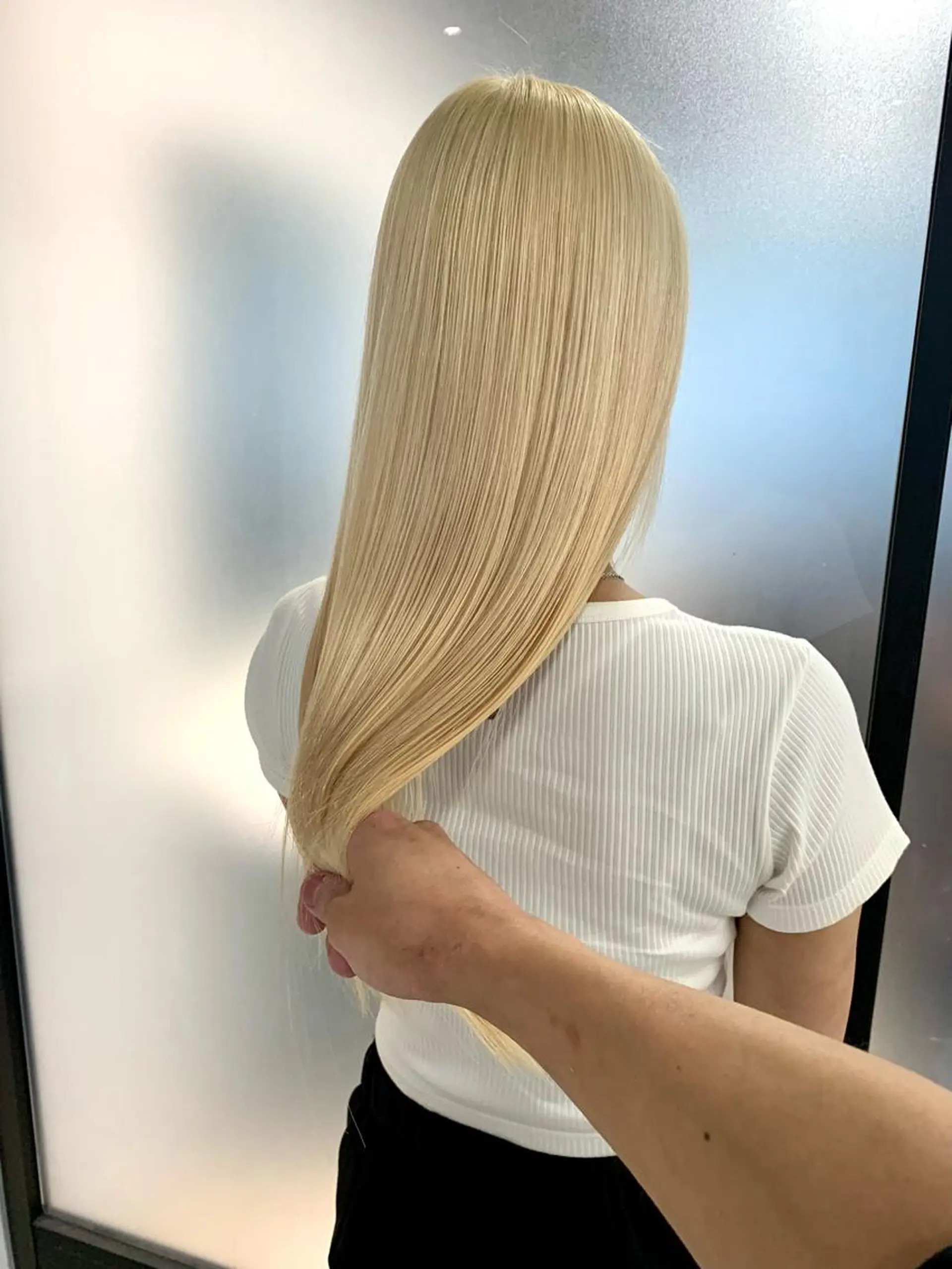 ショート カラー ヘアアレンジ カット ヘアカラー トリートメント ヘッドスパ ハイトーン/美髪矯正 🍃大江拓実のヘアスタイル