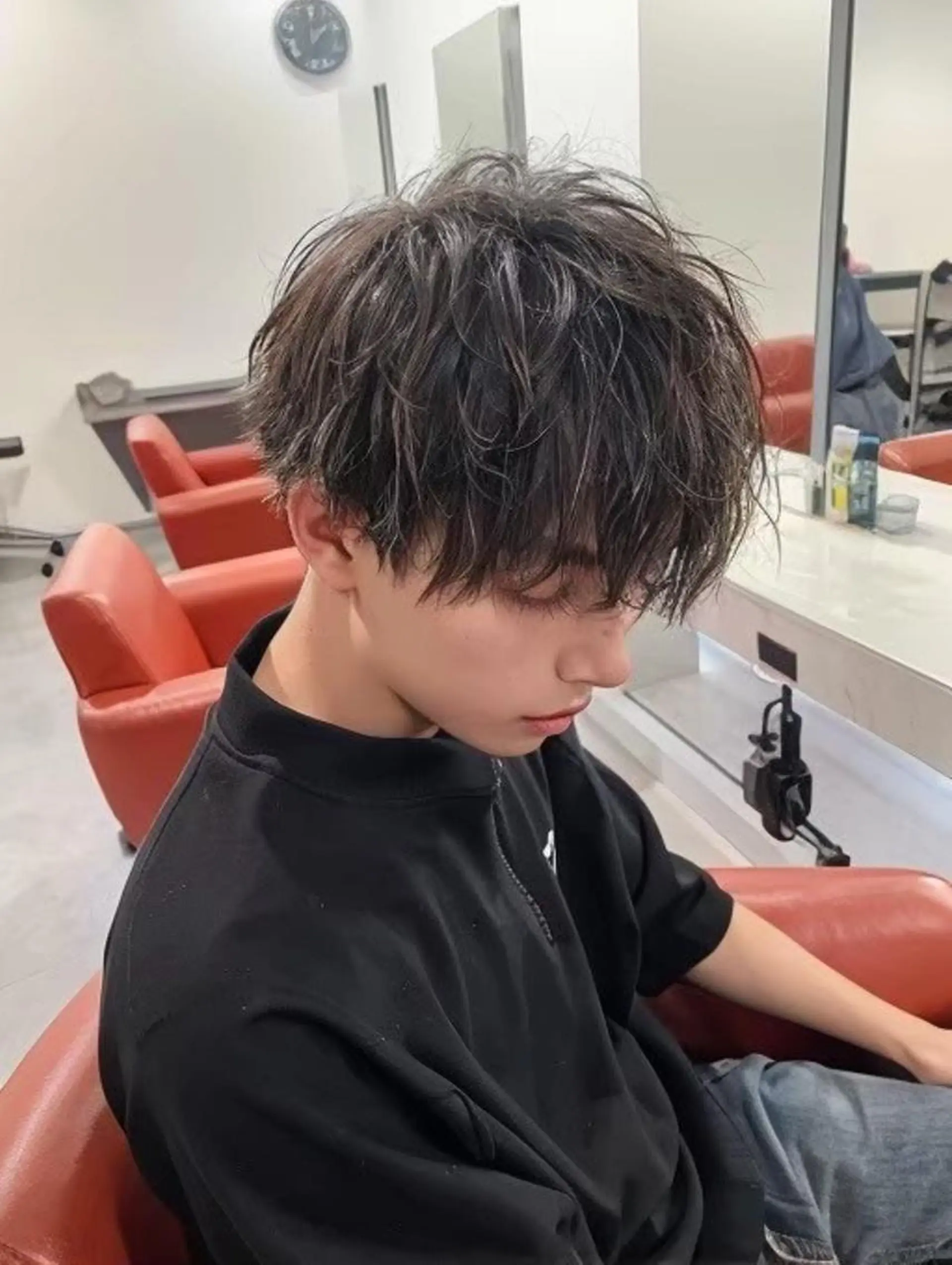 メンズ メンズブリーチ センターパート メンズ韓国風 韓国マッシュ マッシュ メンズスタイリスト✨ 助川龍哉のヘアスタイル