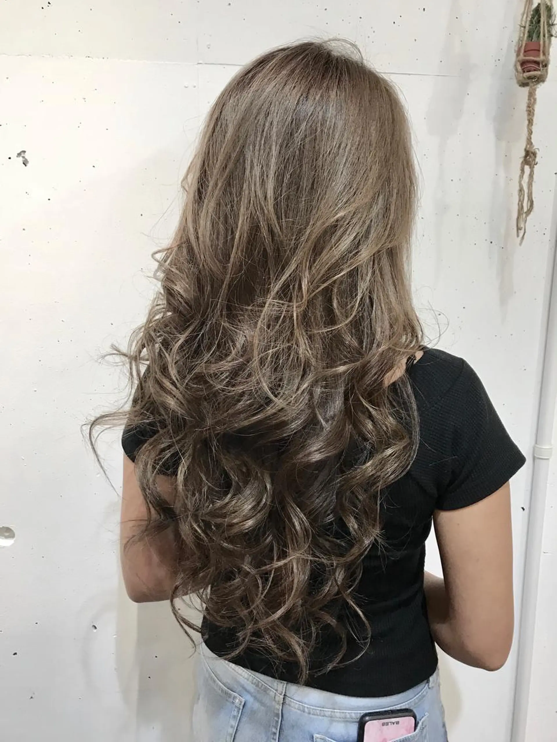 ロング カラー グレージュ ヘアカラー トリートメント ヘッドスパ Akua【代表】 Kazumaのヘアスタイル