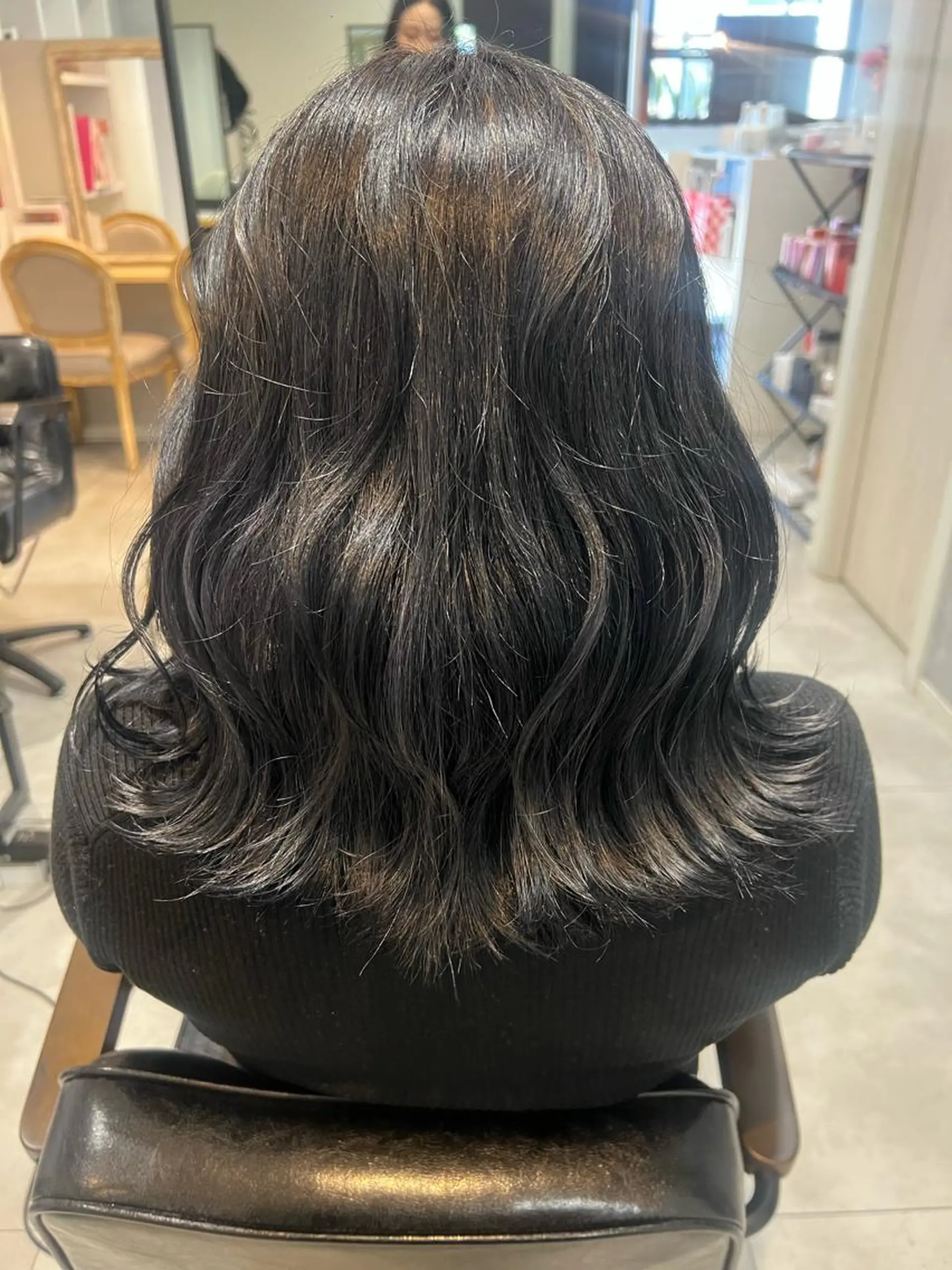 セミロング ハイライト StellA所属・MIZUKI/町田/ ハイトーンカラーのヘアスタイル