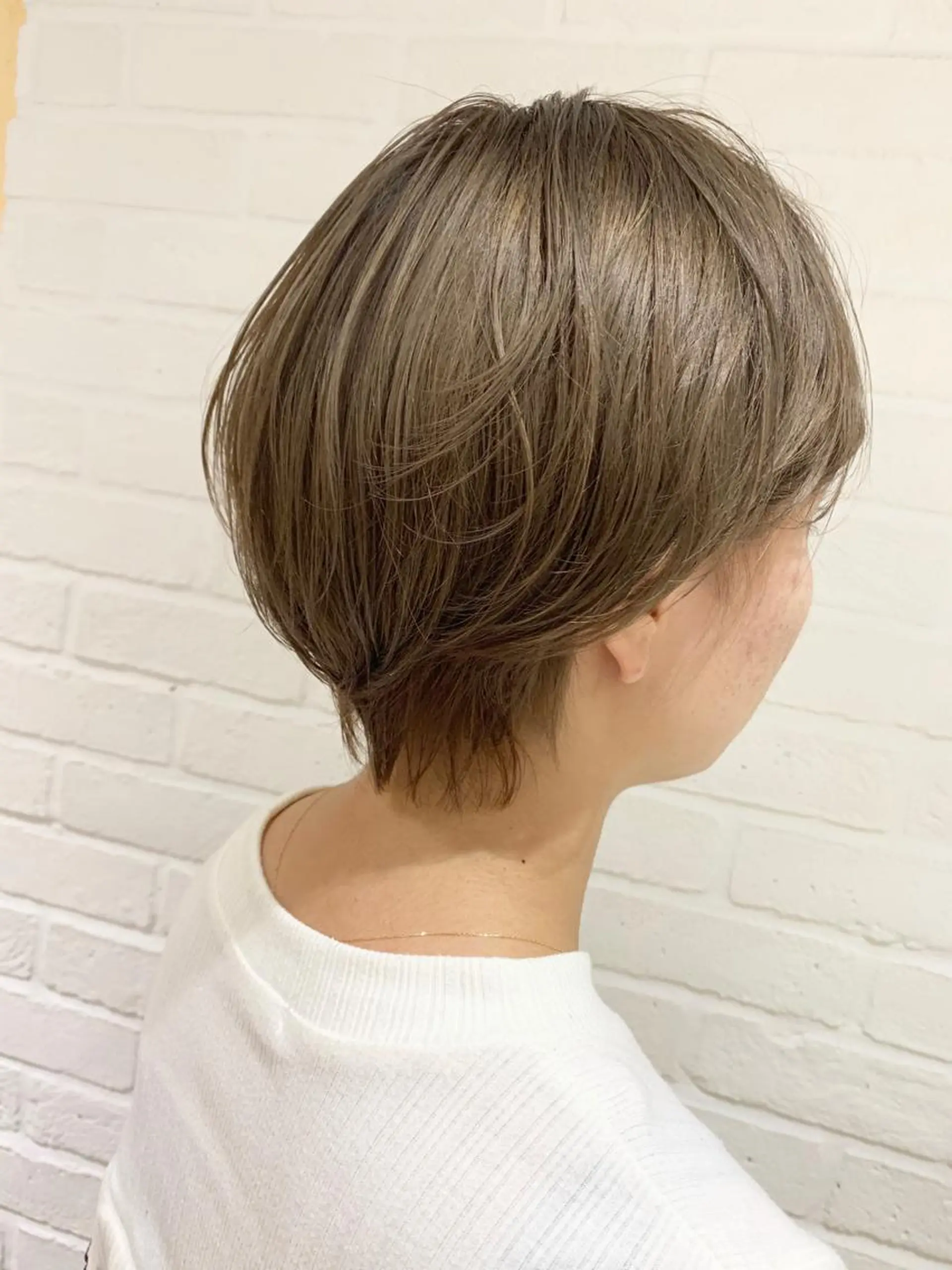 ショート カラー アッシュ ブリーチ ミルクティーアッシュ オレンジ Fuuu《フゥ》所属・シノザキ シンゴのヘアスタイル