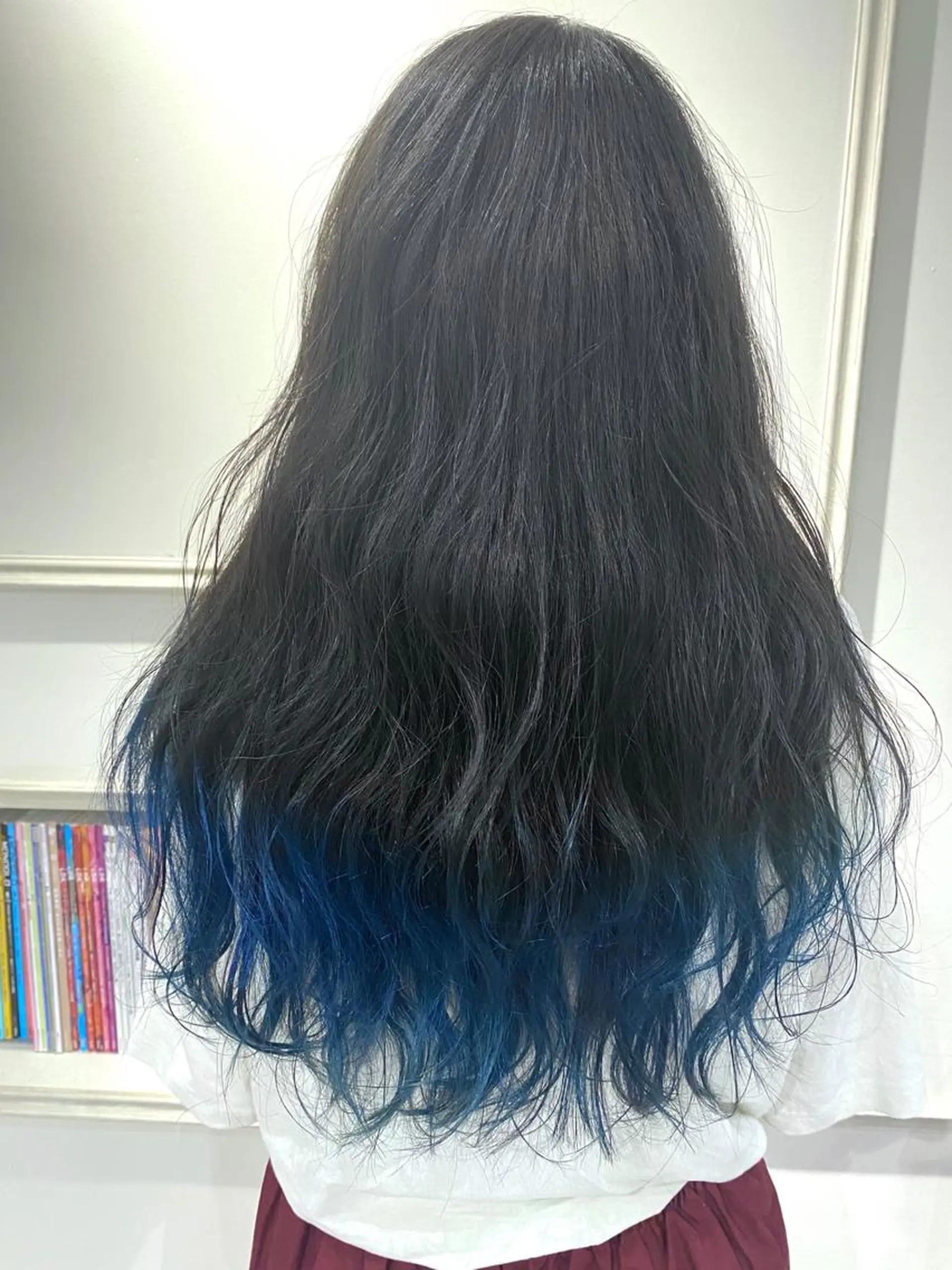 ロング カラー ブルーカラー ネイビーカラー ヘアカラー 川越 輝梨奈のヘアスタイル