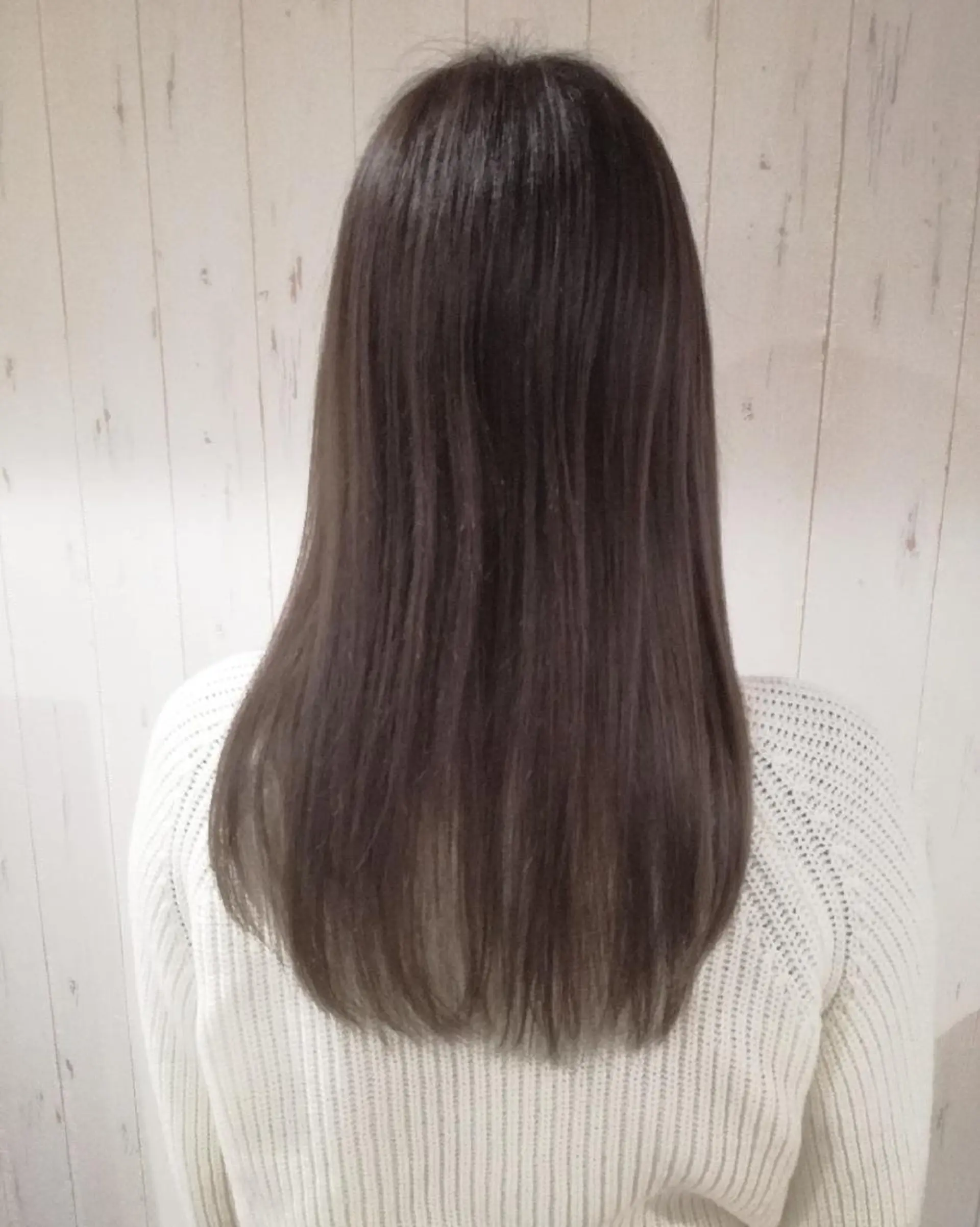 ロング カラー アッシュ ベージュカラー 西川 敏夫のヘアスタイル