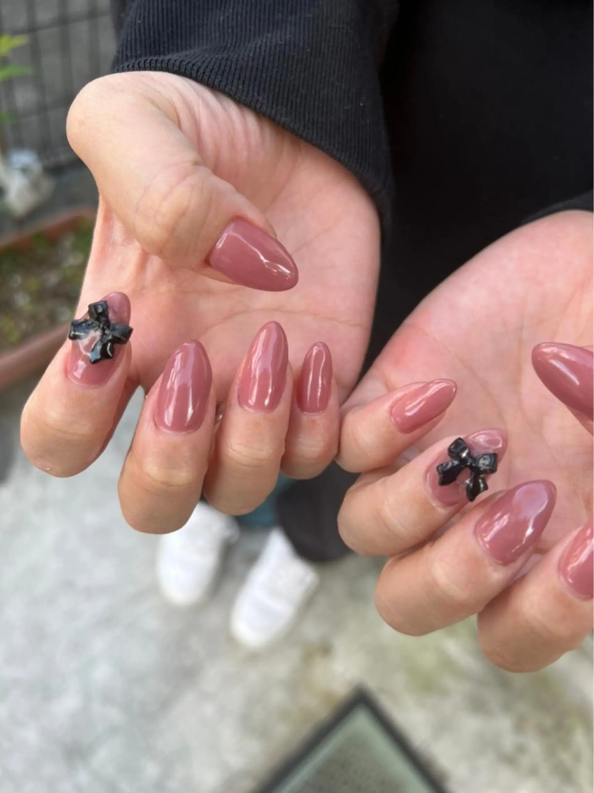 ネイル アートネイル ワンカラーネイル ハンドネイル 艶々の美爪を〜 【リリアーナ】のネイルデザイン