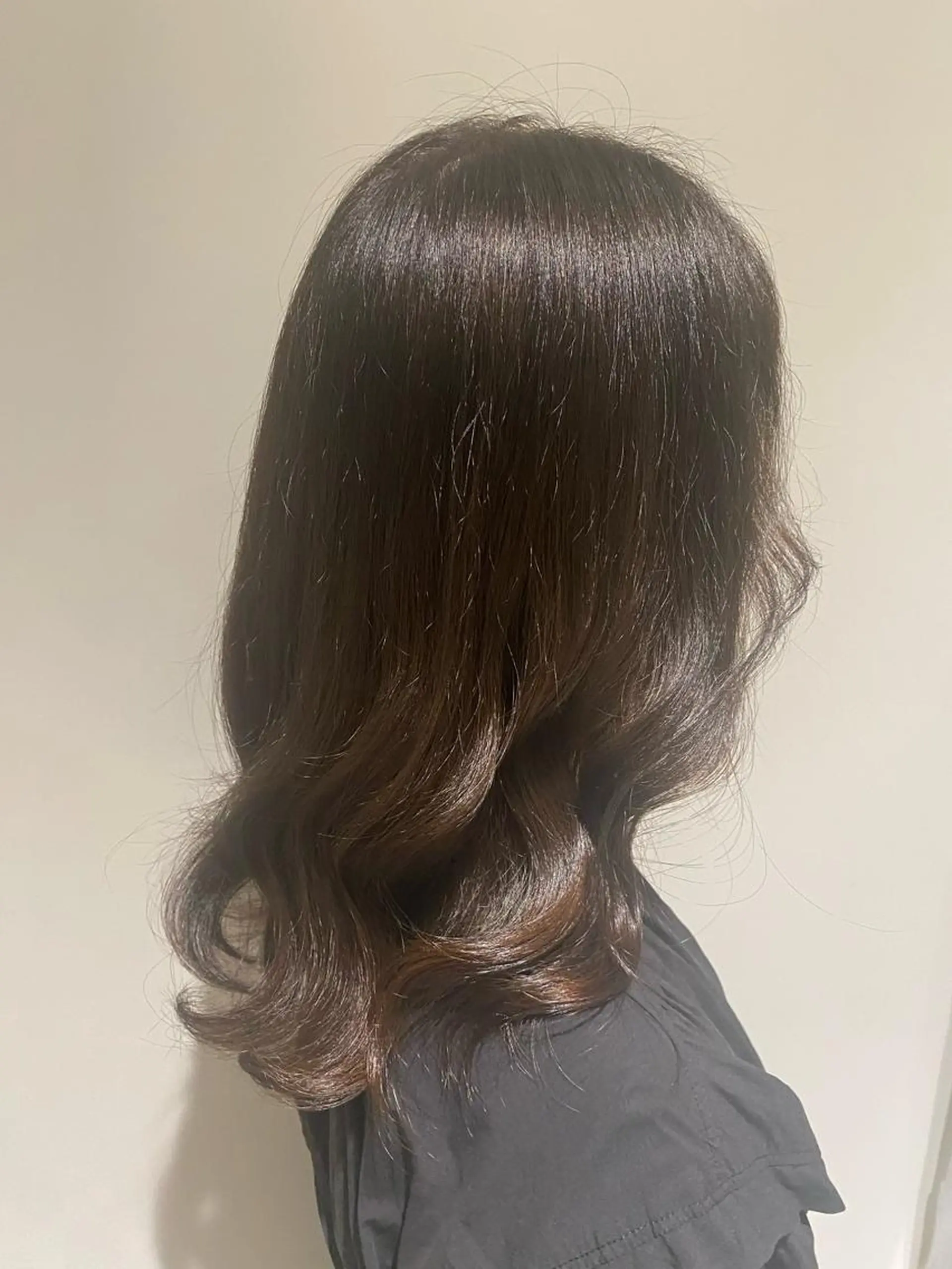 セミロング WHITE EYE 和歌山 眉毛とまつ毛の専門店所属・福家 実輝のマツエク・マツパデザイン