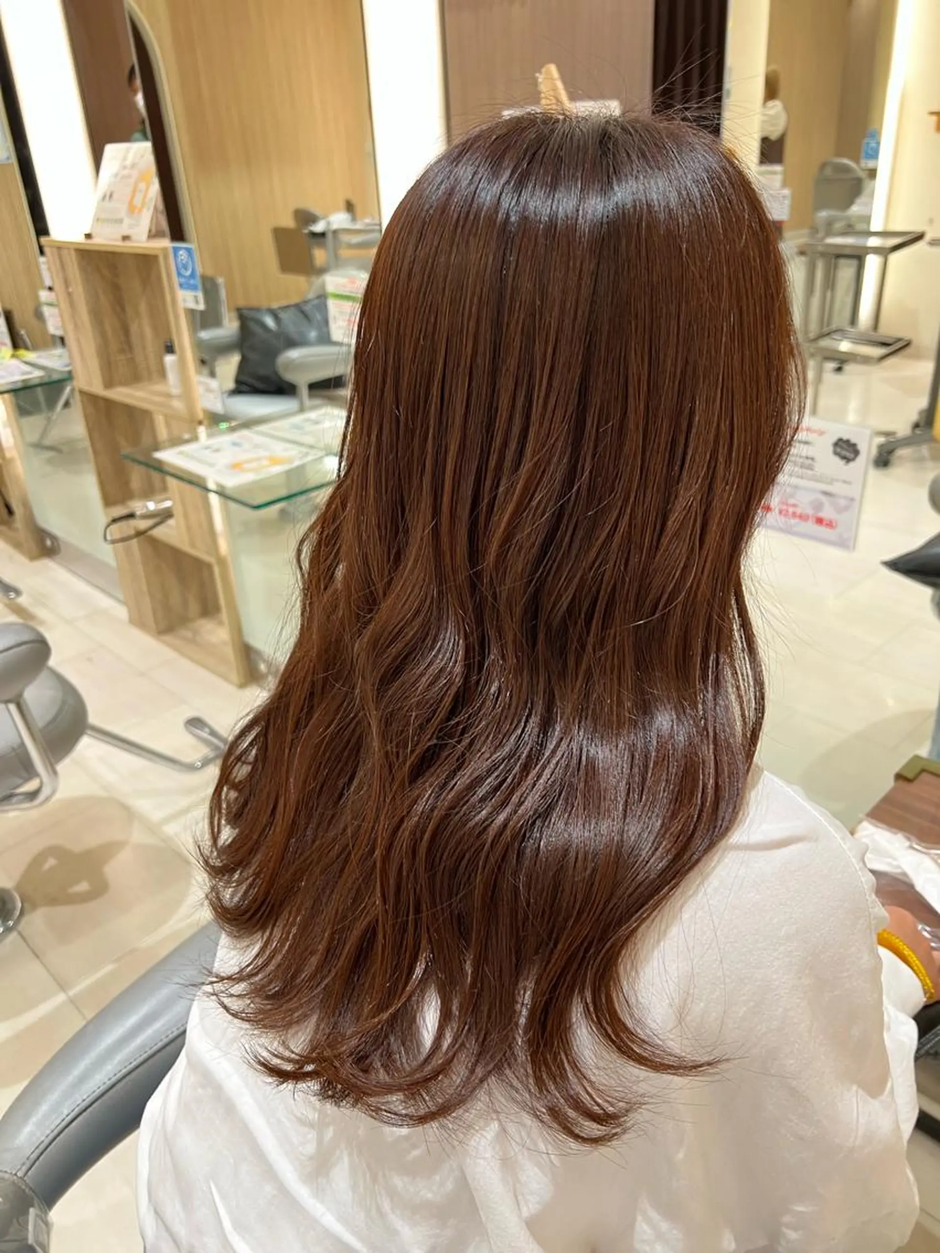 カラー ブリーチ ブリーチなしカラー 久永 菫のヘアスタイル