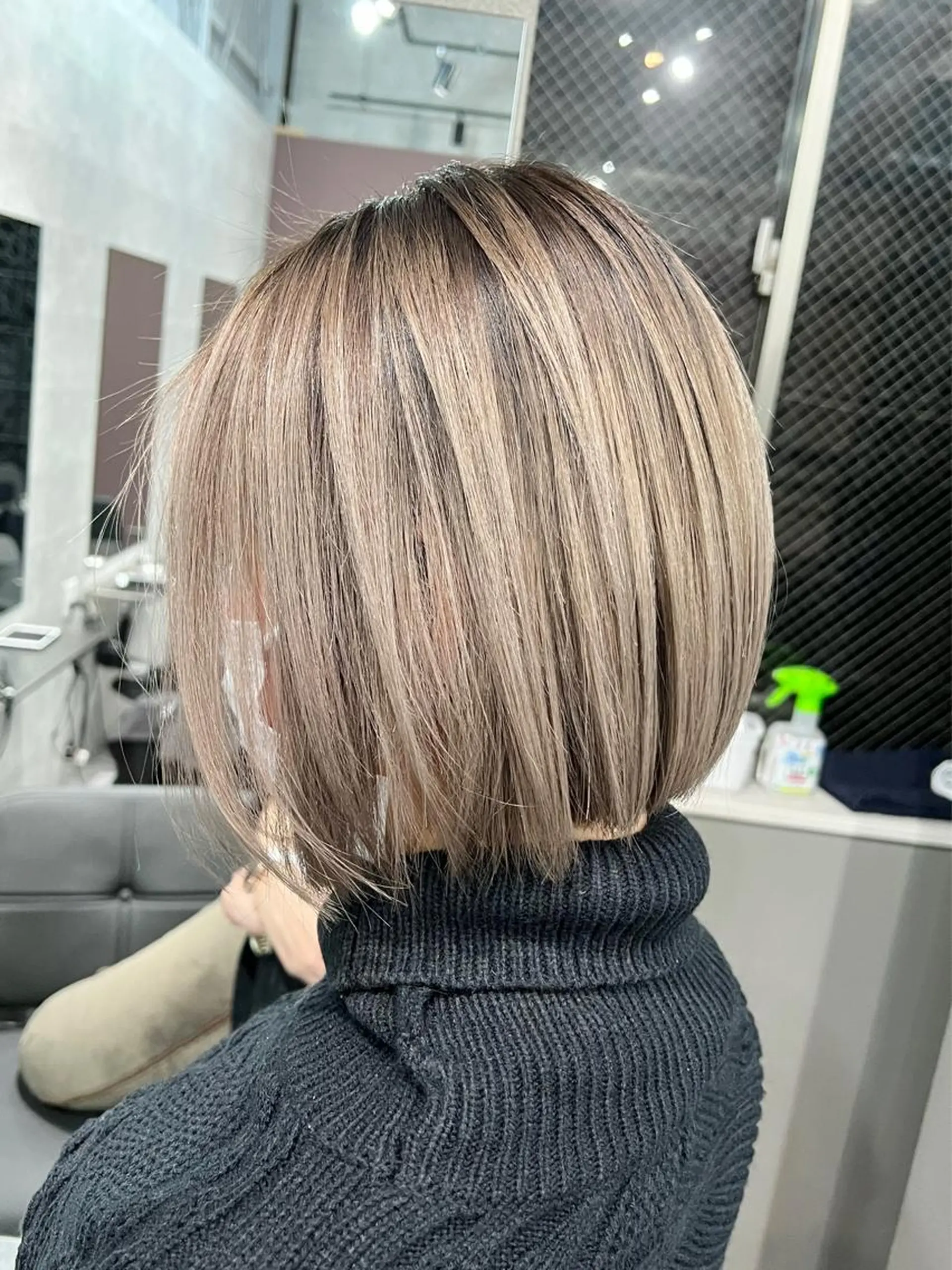 ショート カラー ベージュカラー Via officialのヘアスタイル