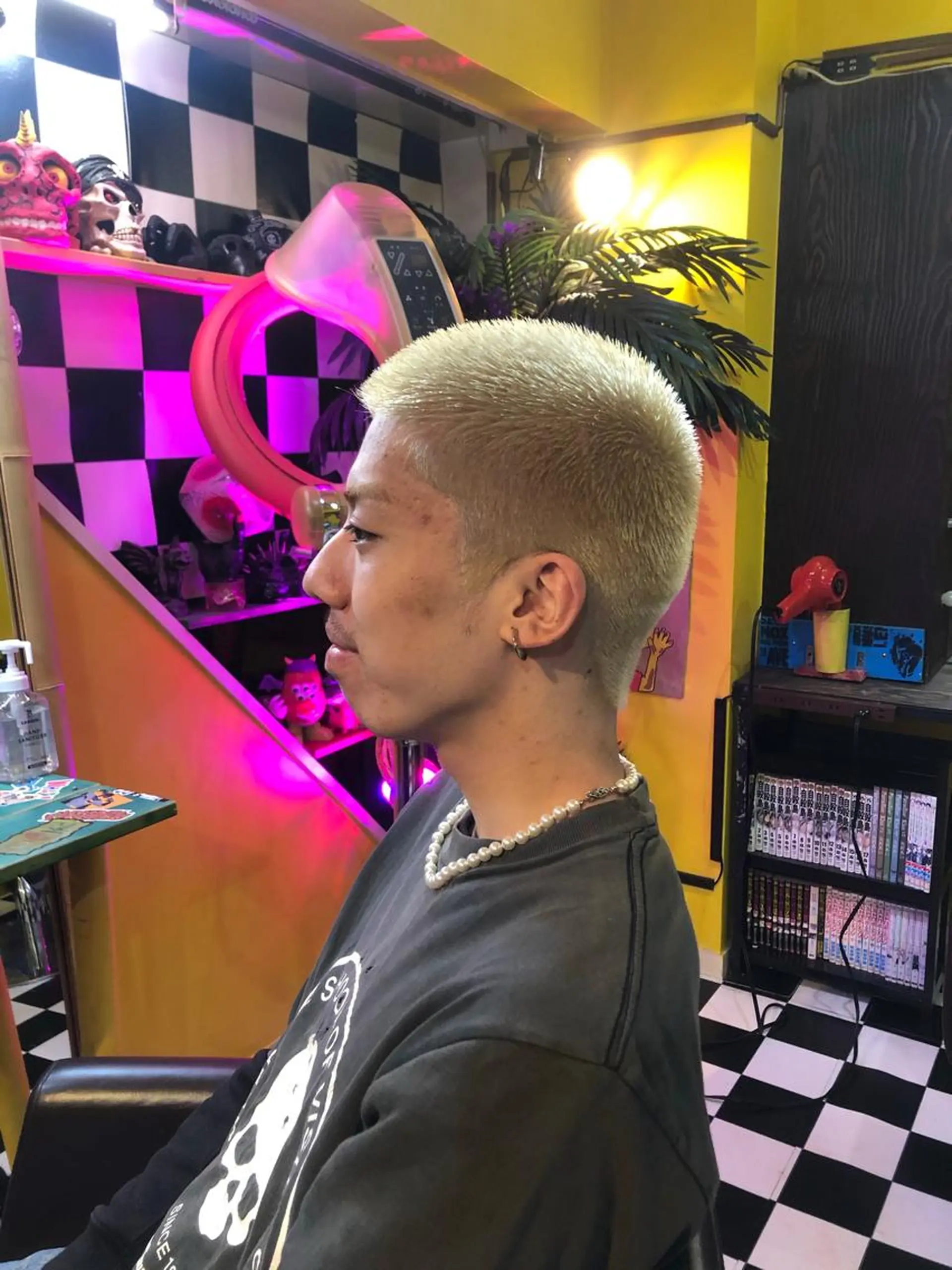ショート メンズ メンズブリーチ luce所属・千代 夏輝のヘアスタイル