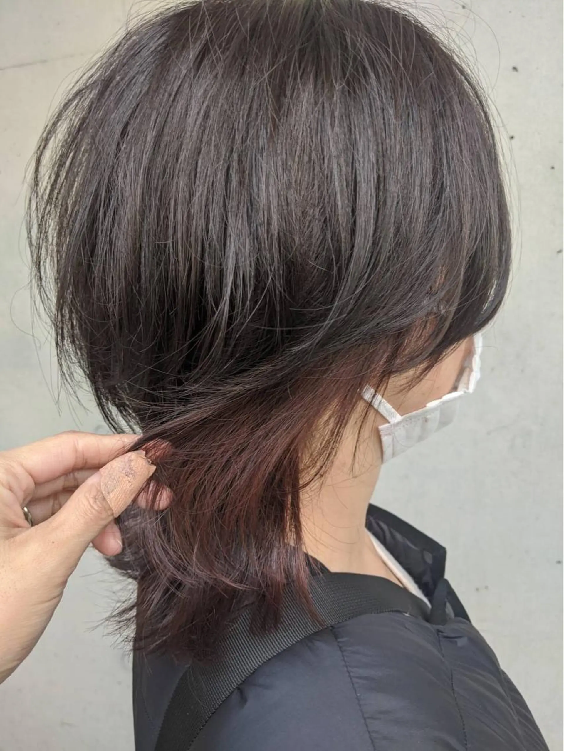 ショート カラー ボルドーカラー ウルフカット ヘアカラー 川越 輝梨奈のヘアスタイル