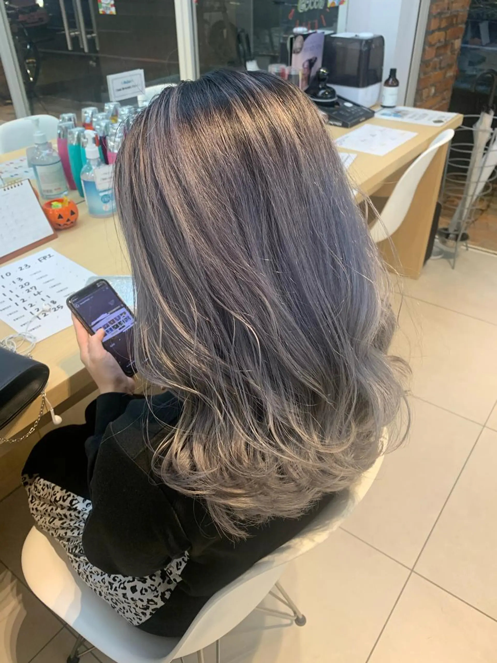 セミロング 最新韓国本場ヘア 🇰🇷榎本明日香のヘアスタイル
