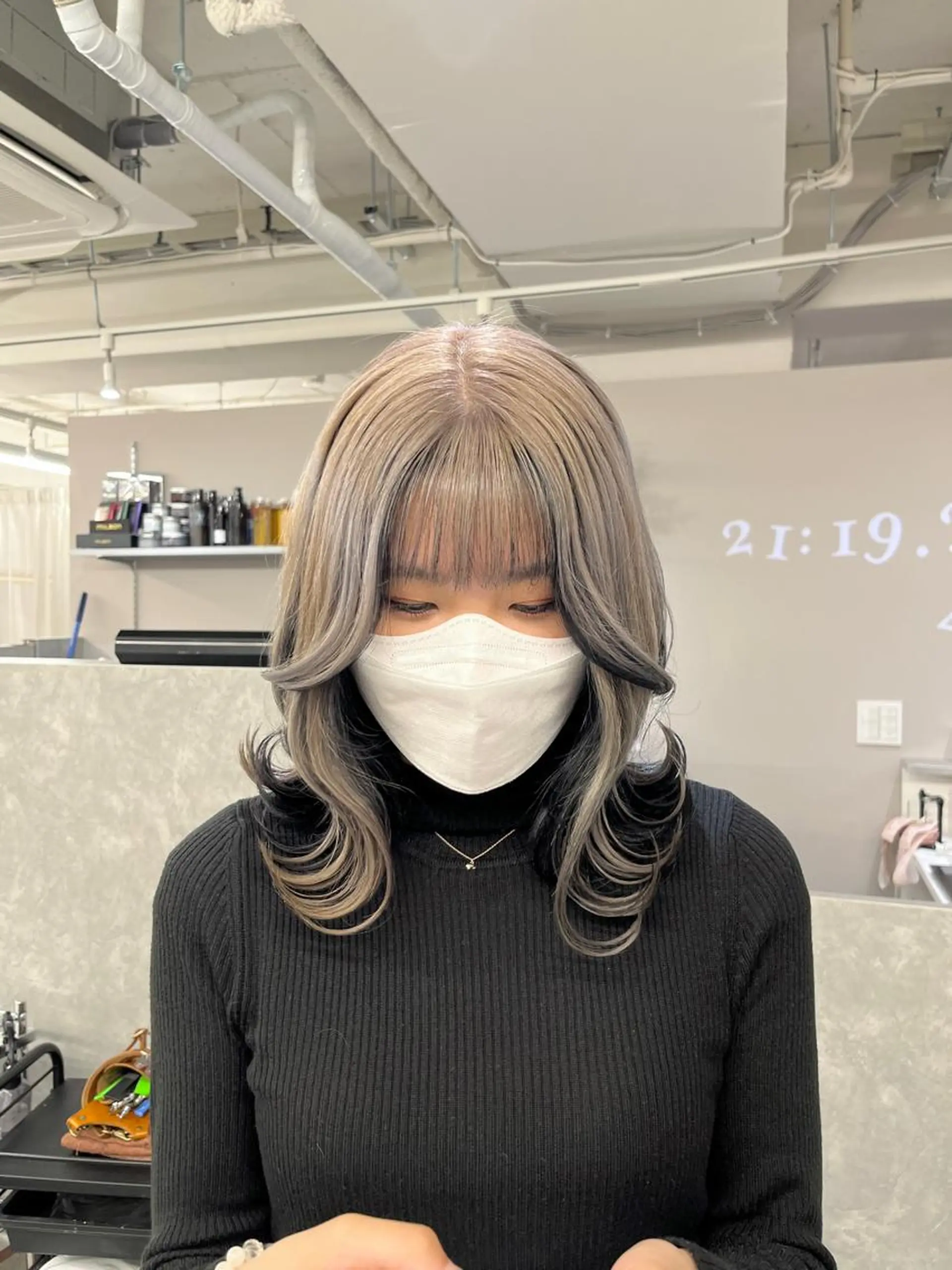 セミロング カラー REAL【レアル】所属・グレージュ/透け感 カラー/透明感カラーのヘアスタイル