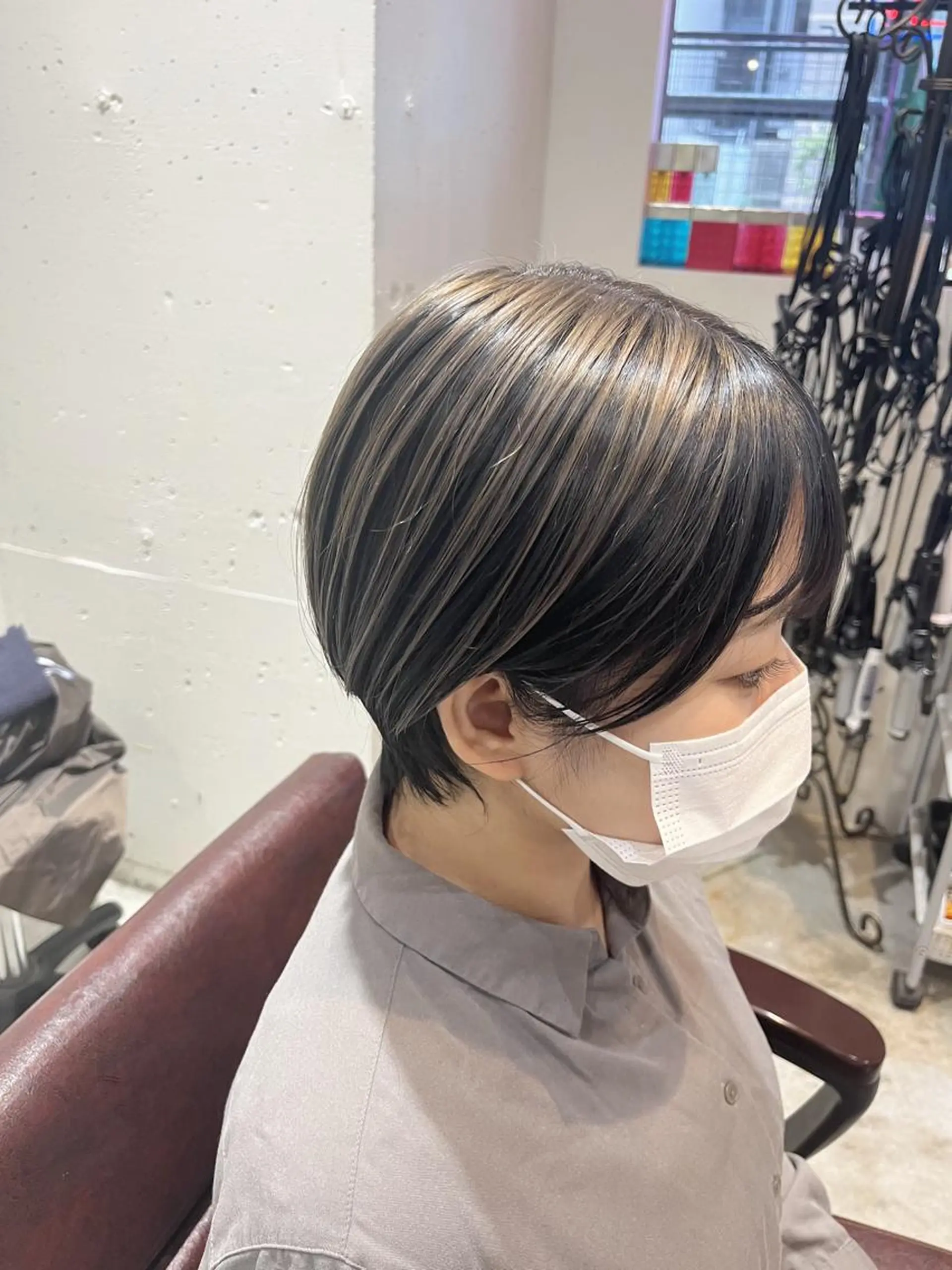 ショート カラー 🦩レイヤー|透明感 カラー🦩makoのヘアスタイル