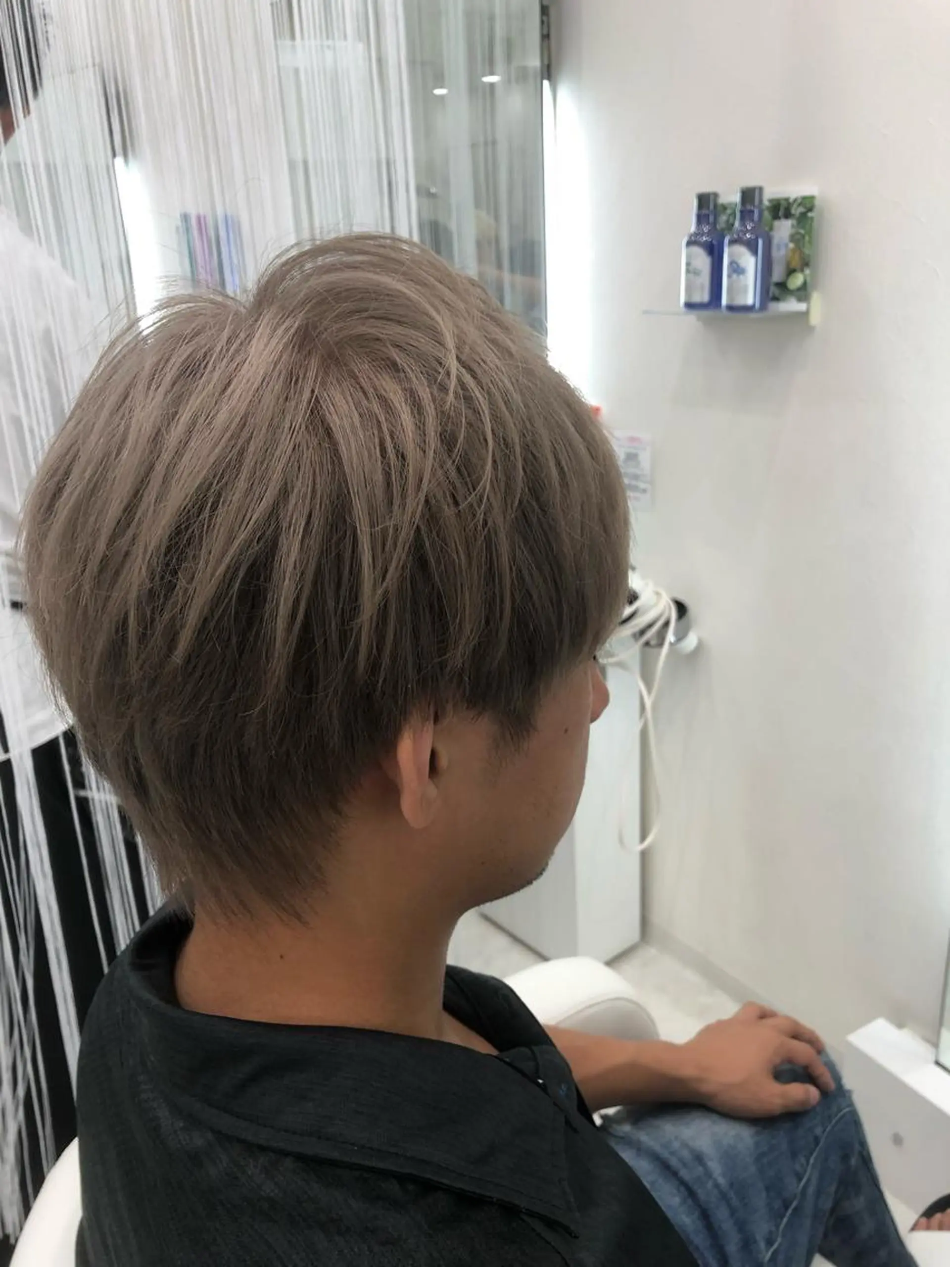ショート カラー メンズ メンズブリーチ ブリーチ hair Freak所属・佐藤 祥太のヘアスタイル