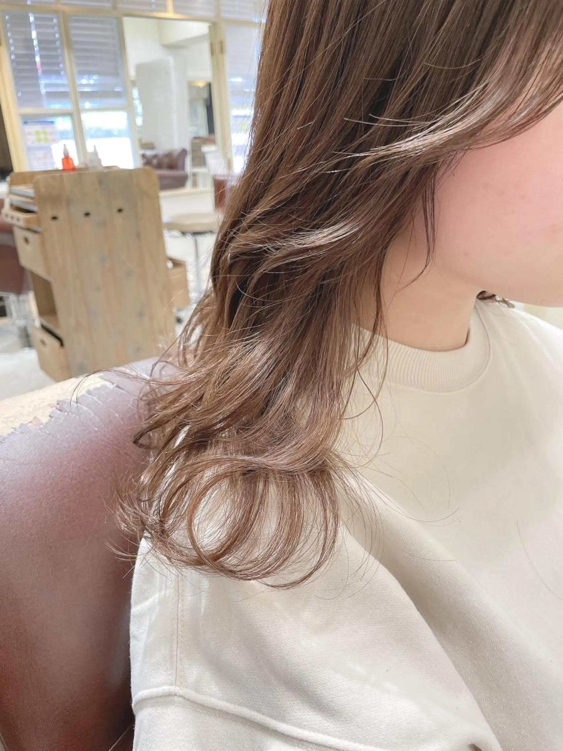 セミロング ぱつっとボブ 古家 佑真のヘアスタイル