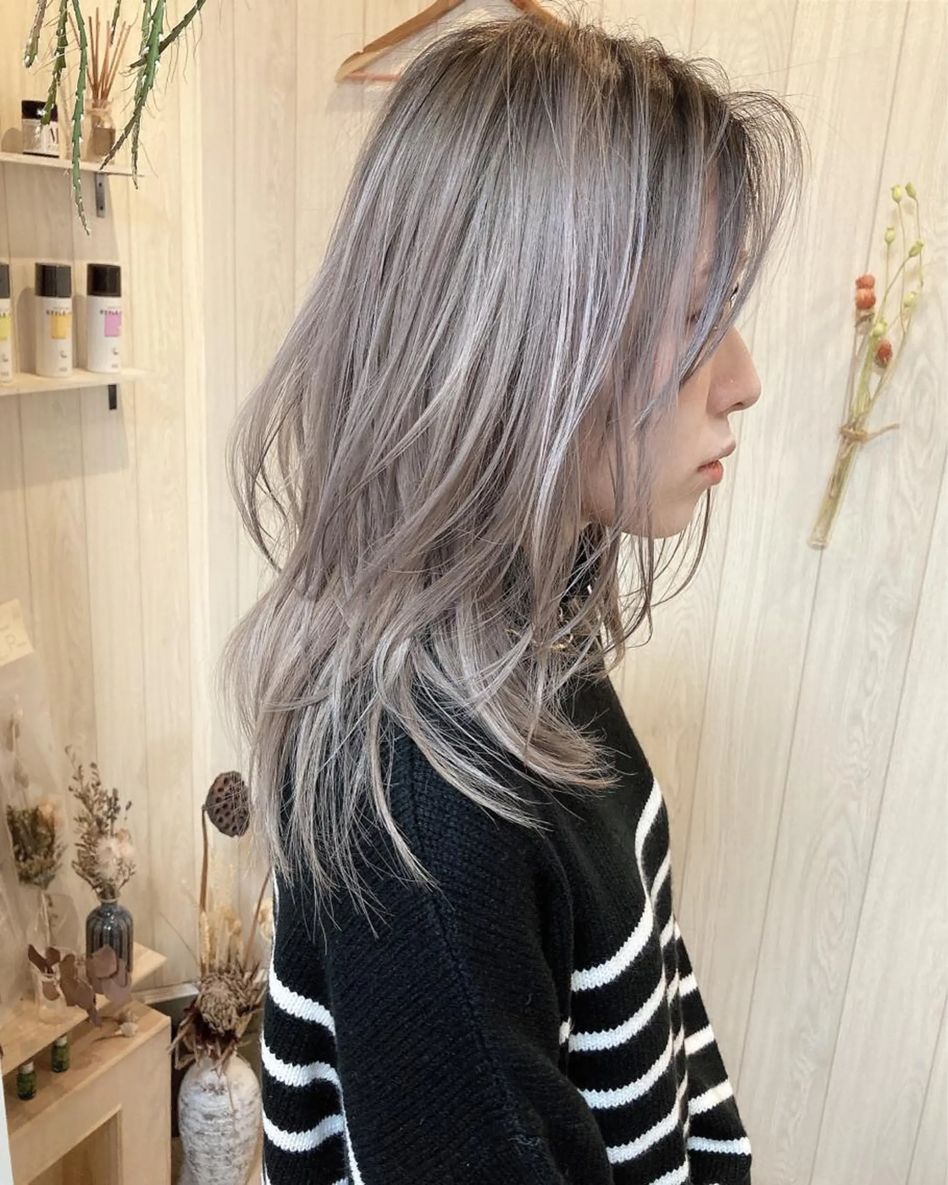 セミロング カラー MERCI所属・マツモト コウダイのヘアスタイル