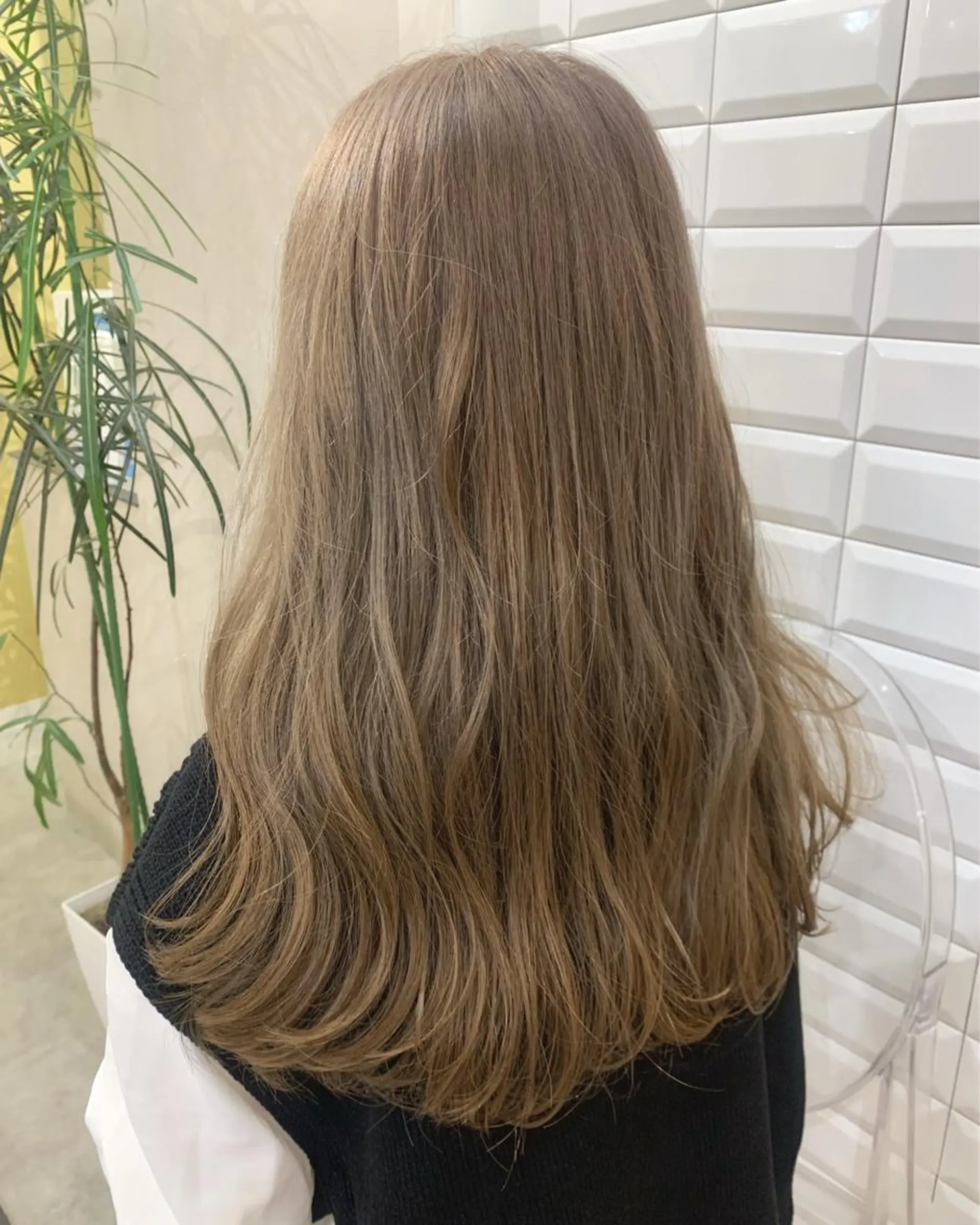 ロング カラー ベージュカラー ブリーチ ヘアカラー トリートメント hub hair レイヤー/透明感のヘアスタイル