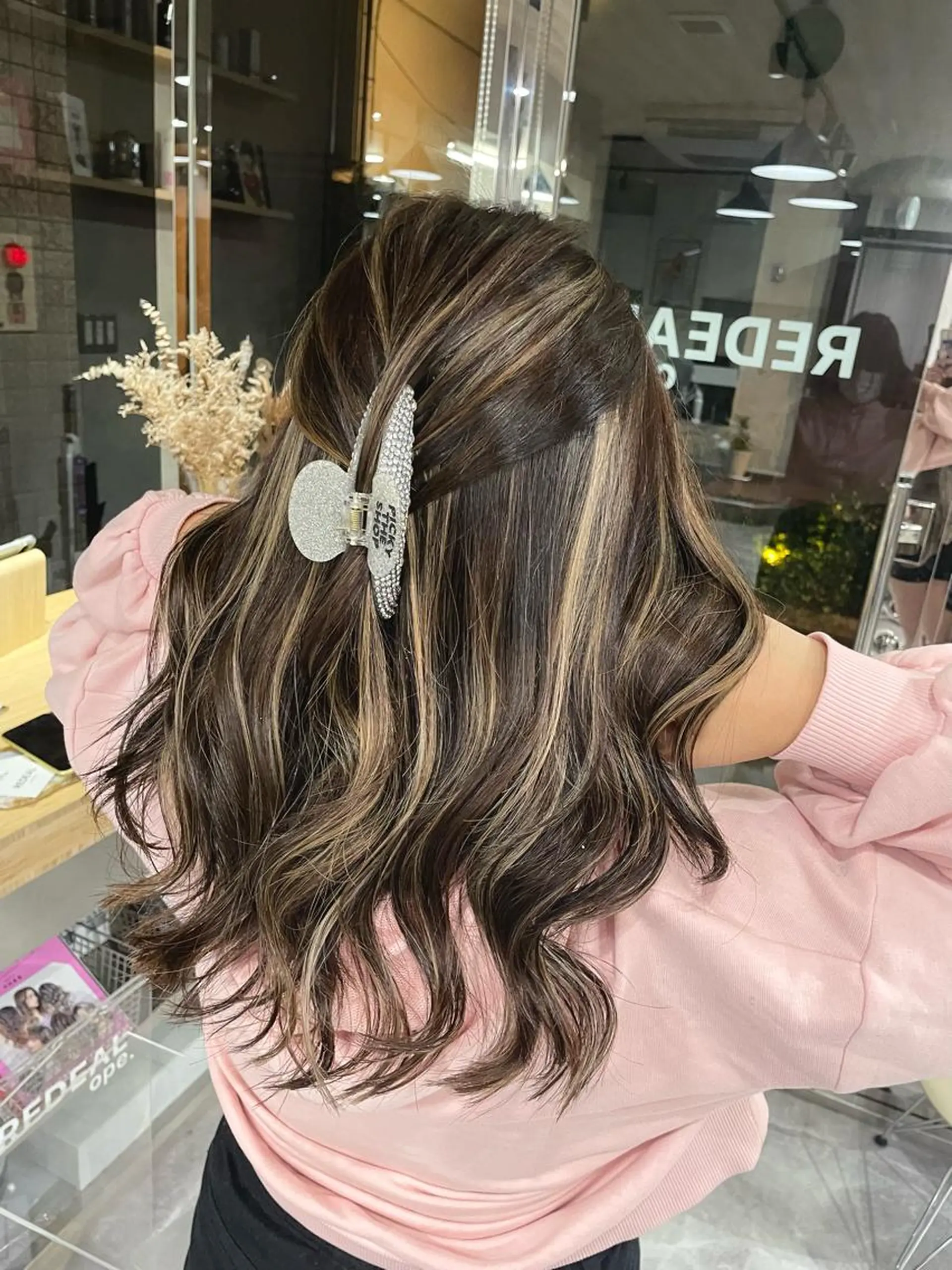 セミロング ハイライト REDEAL SHIBUYA所属・maya/レイヤー カット/ミインパーマのヘアスタイル