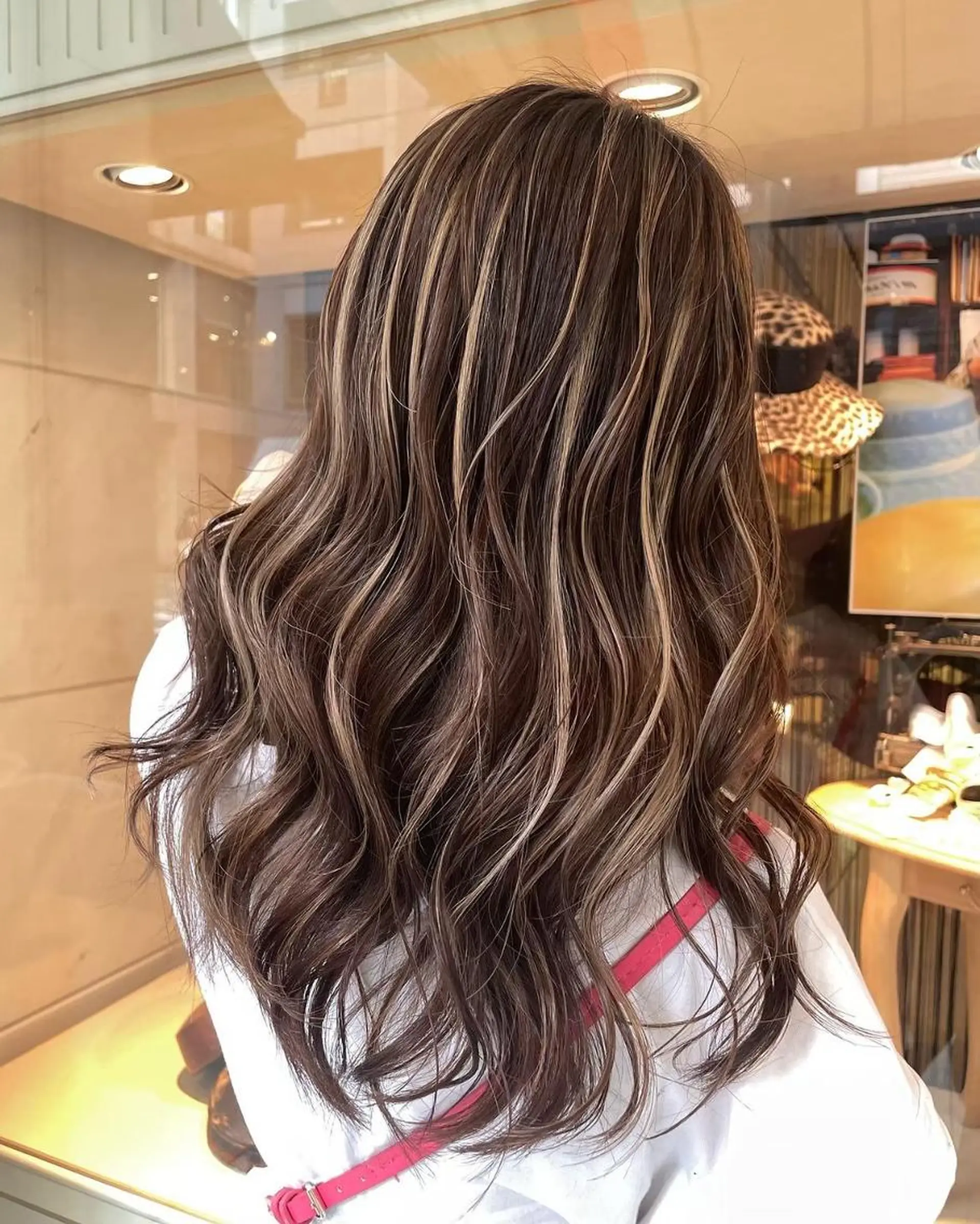 カラー アディクシーカラー バレイヤージュ 黒髪 ブリーチ ダブルカラー カット ヘアカラー ＿WHITE鳳店 アンダーバーホワイトのヘアスタイル
