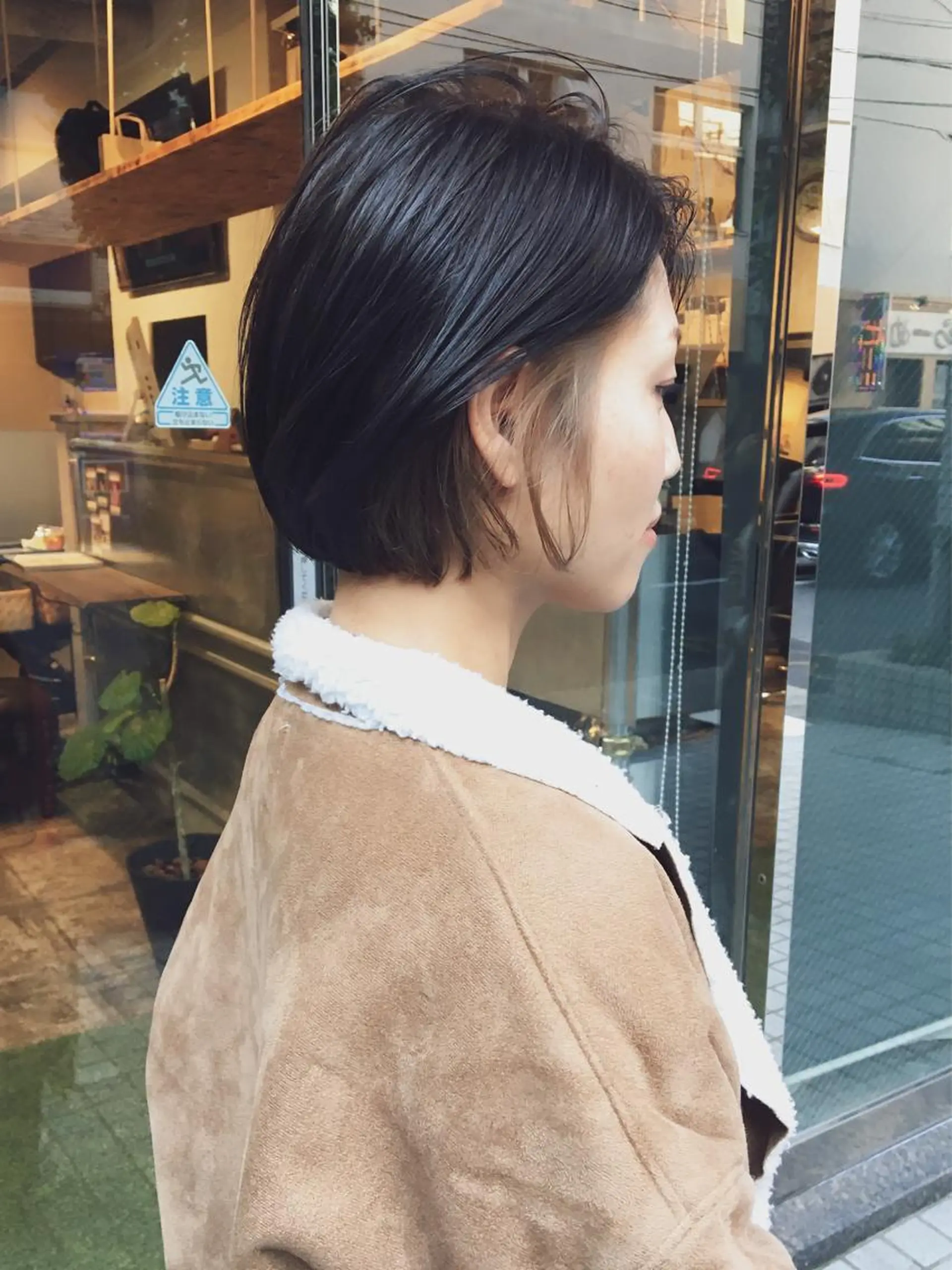 ミディアム カラー インナーカラー ボブ 永田〈店長#レイヤー #ウルフ#ハイトーンのヘアスタイル