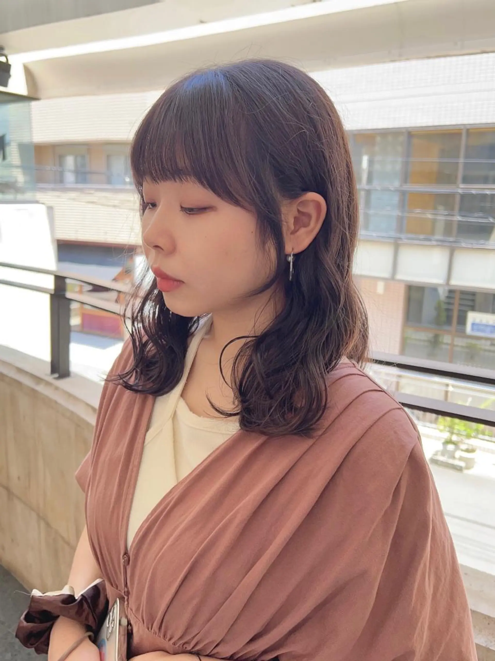 ミディアム カラー カット トリートメント モテ前髪 タゴメ シンヤのヘアスタイル