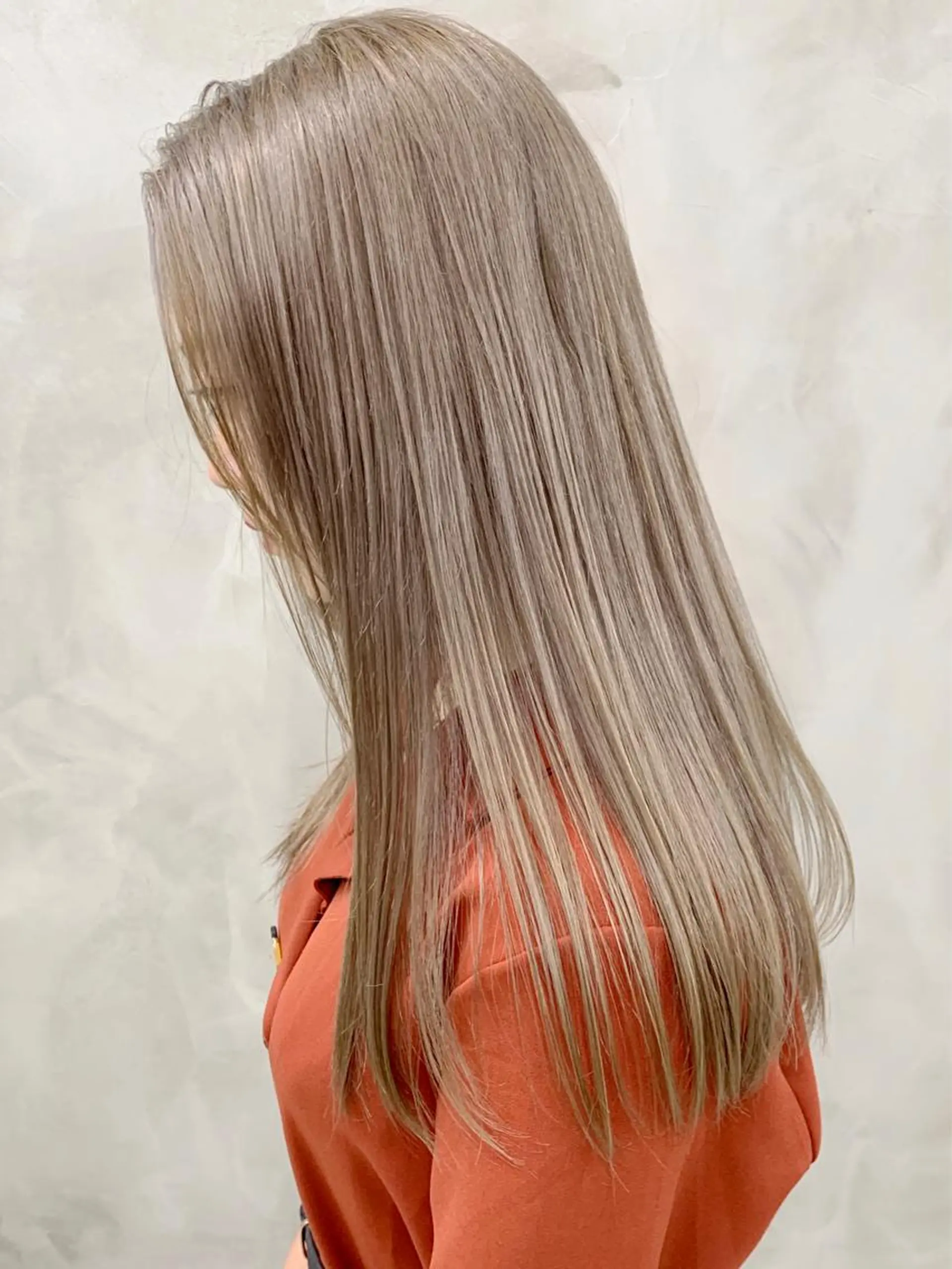 カラー ベージュカラー ブリーチ ブロンド ハイトーンカラー ミルクティーベージュ SEED&beauty byFLAT所属・ヘッドスパ (女性限定)🍋モエのヘアスタイル