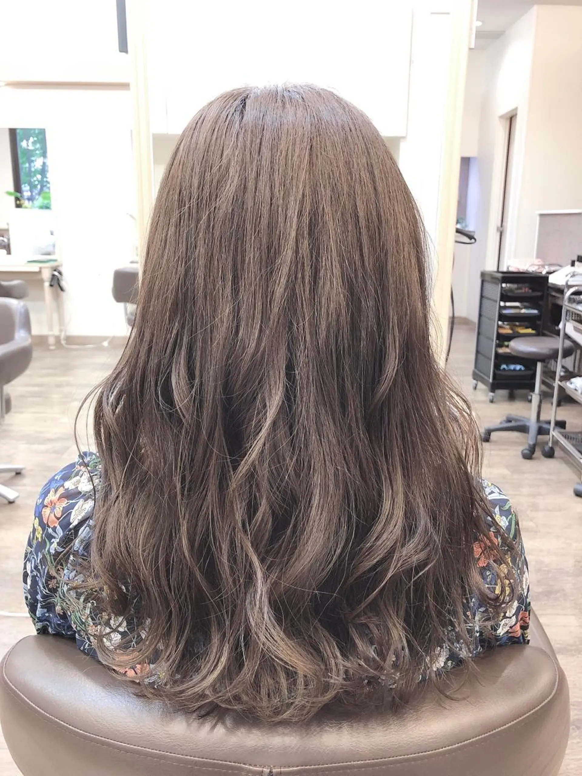 セミロング カラー ベージュカラー イルミナカラー ヘアカラー 尚平 髪質改善 大人のデザインカラーのその他イメージ