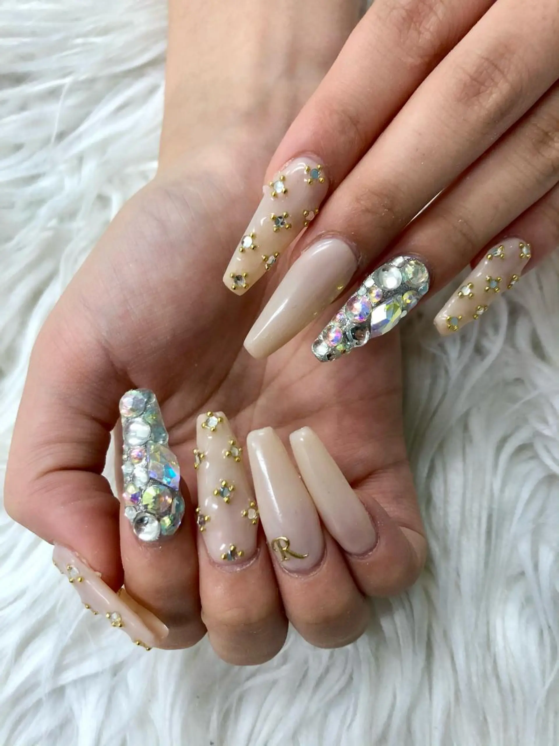 ネイル MADIA藤沢所属・MADIA MEGUのネイルデザイン