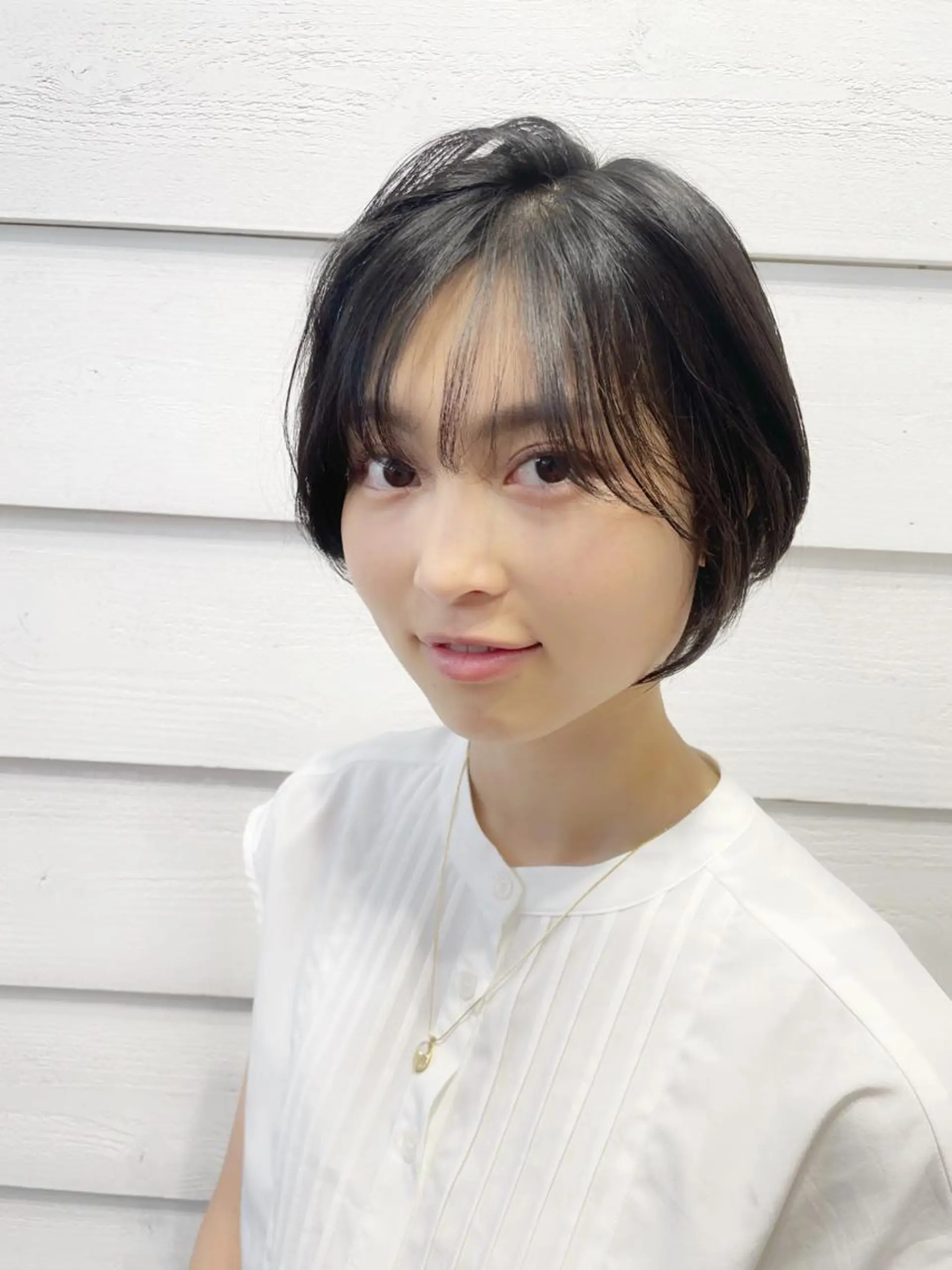 ショート カラー ショートレイヤー 丸みショート グラデーションカラー くびれヘア くせ毛 カット newline銀座所属・銀座ショート/ 大人ショート/金子涼のヘアスタイル
