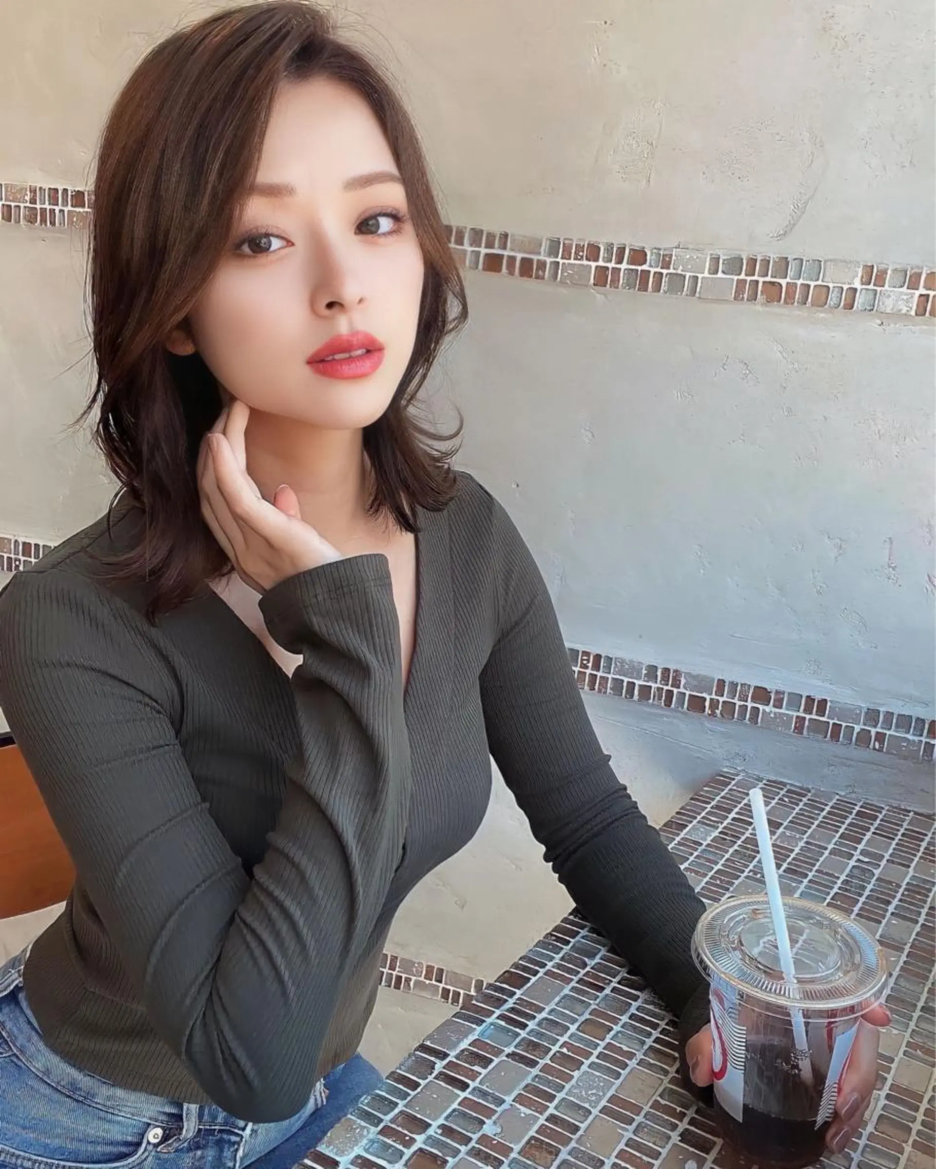 ミディアム くびれヘア カット ヘアカラー トリートメント モテ髪をつくる✂️ 佐藤ヒロのヘアスタイル