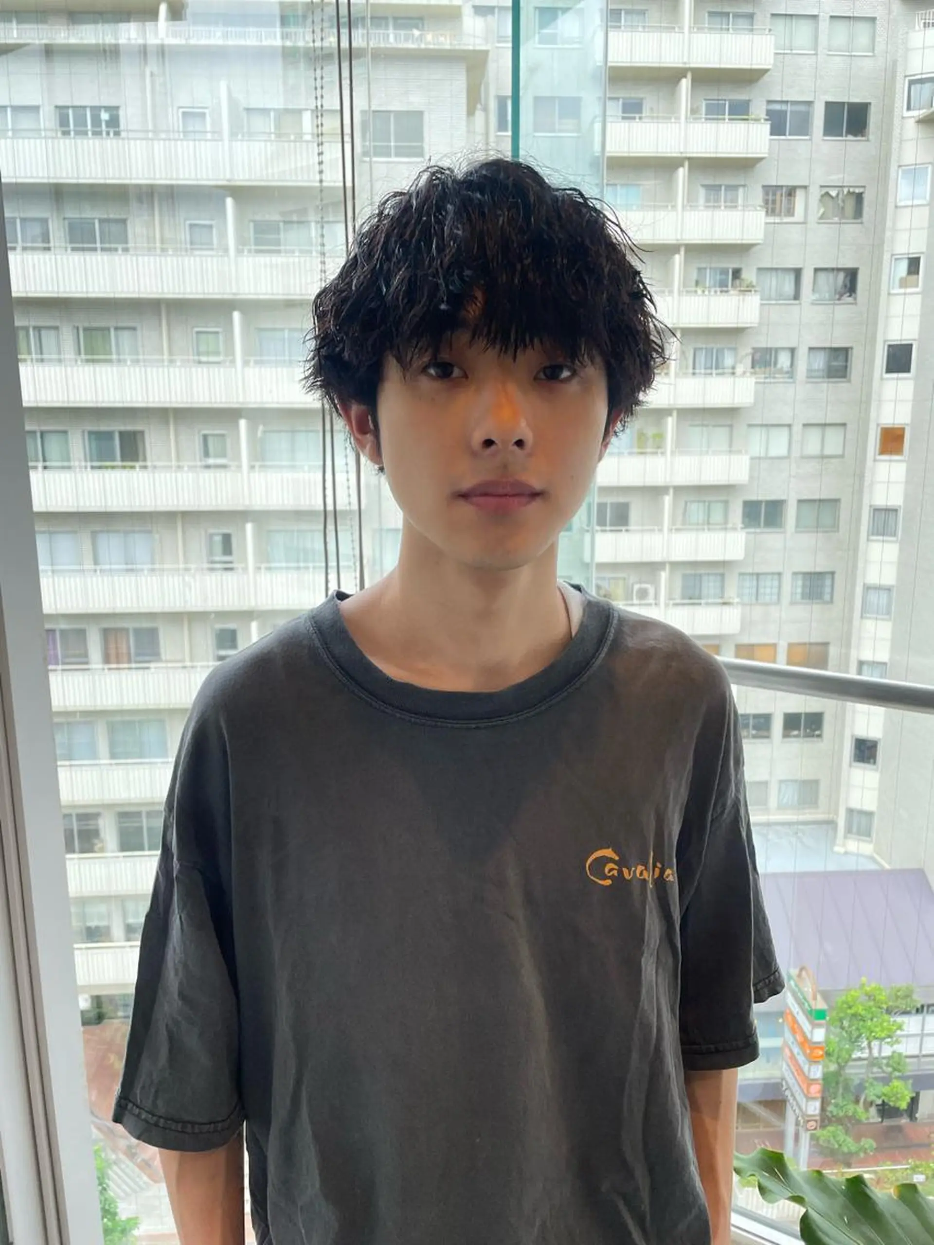 パーマ メンズ RIN／韓国ヘア レイヤーカットのヘアスタイル