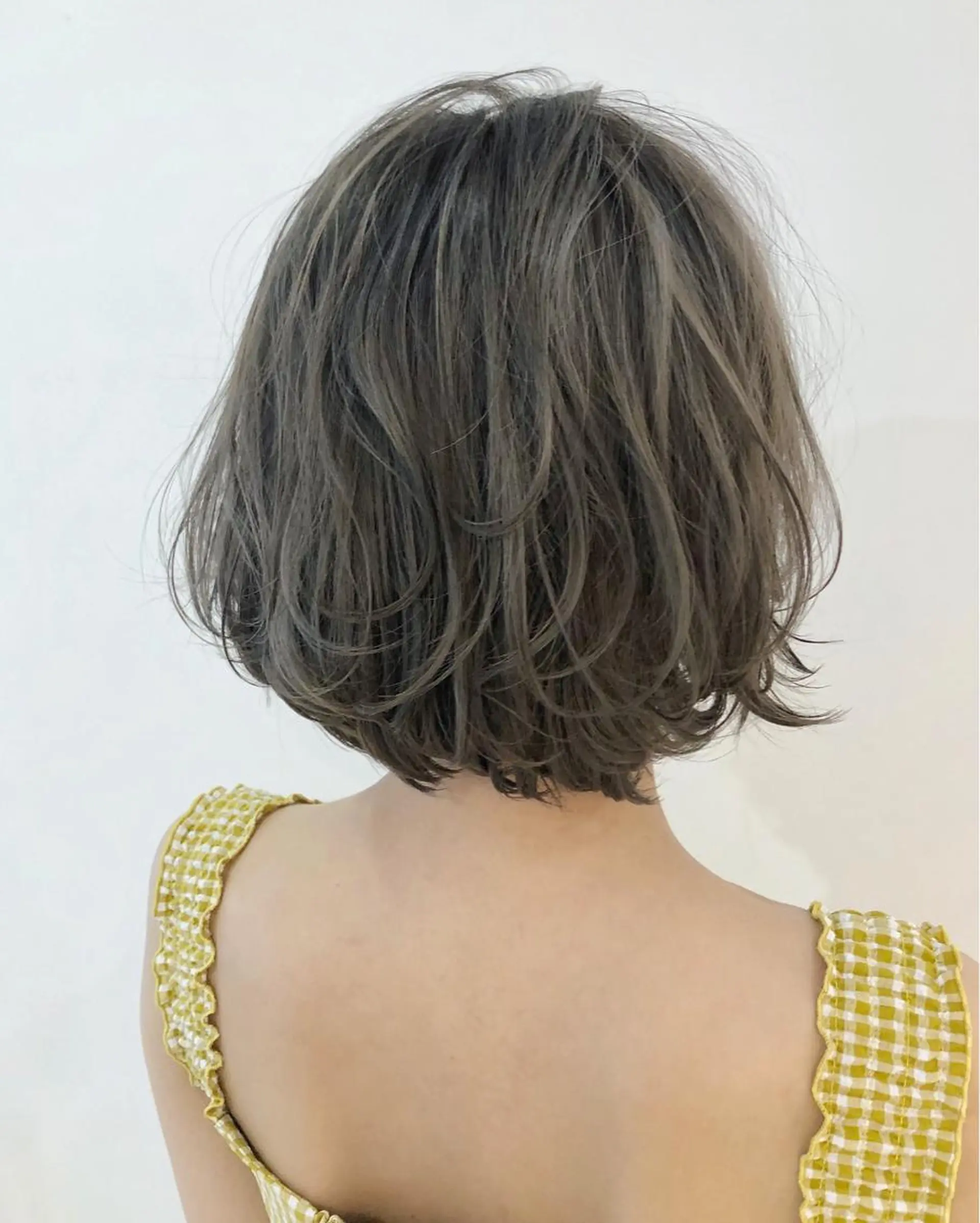 ショート カラー ハイトーンカラー ラベンダーカラー 服部 樹季のヘアスタイル