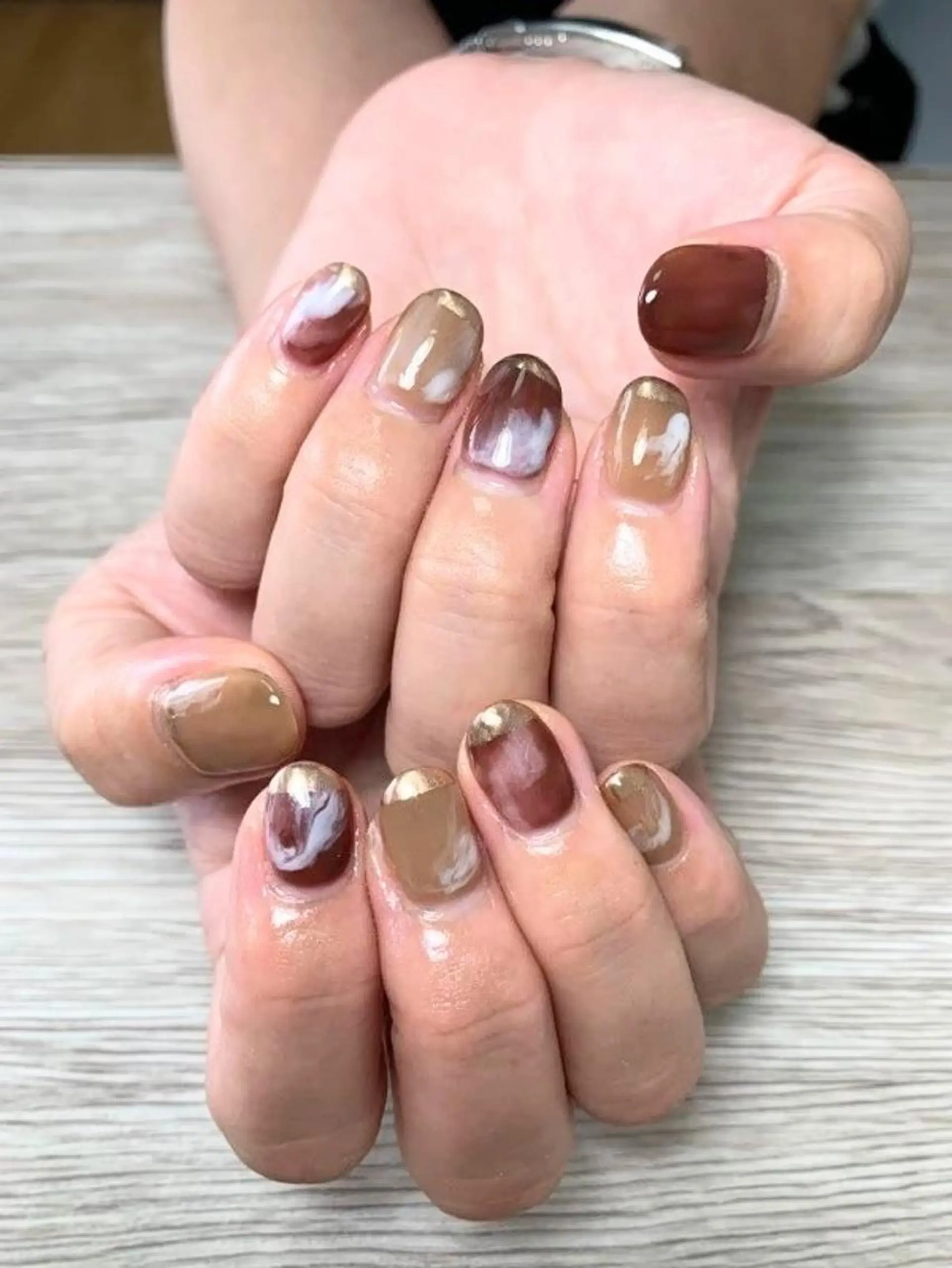 ネイル ハンドネイル akanail .のネイルデザイン
