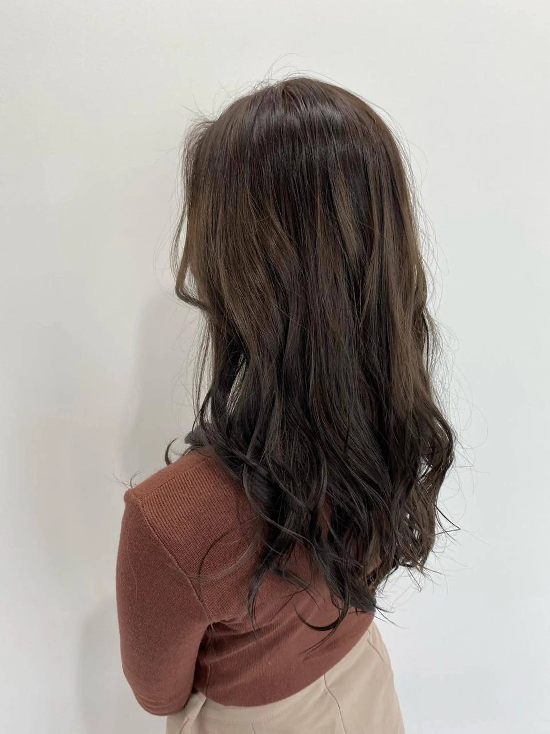 セミロング カット ヘアカラー 三戸 修平のヘアスタイル