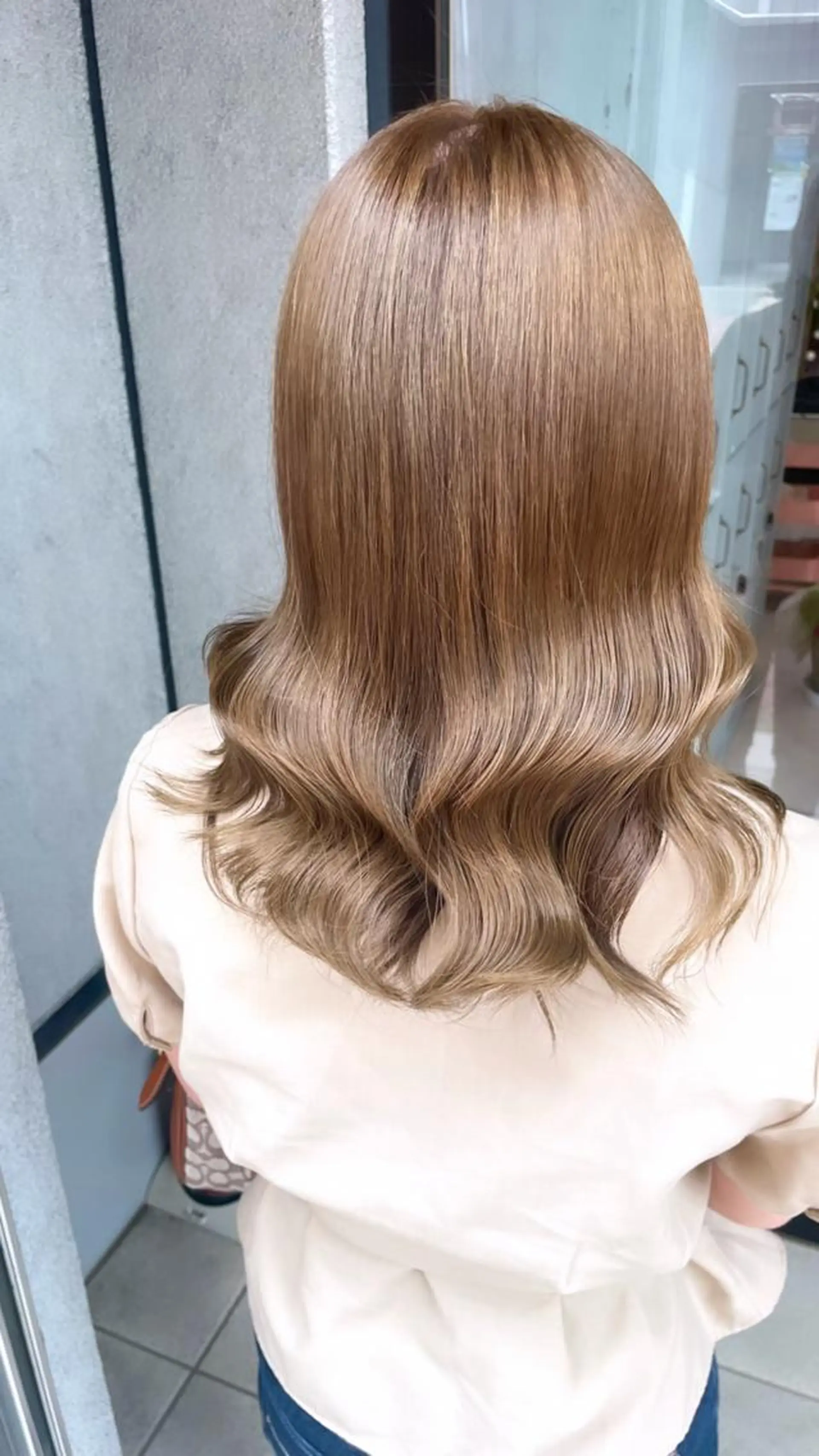 ミディアム カラー アッシュ アッシュグレー アッシュグレージュ バレイヤージュ ミストバング ヘアカラー トリートメント 🌈ブリーチ特化🌈 MANATOのヘアスタイル