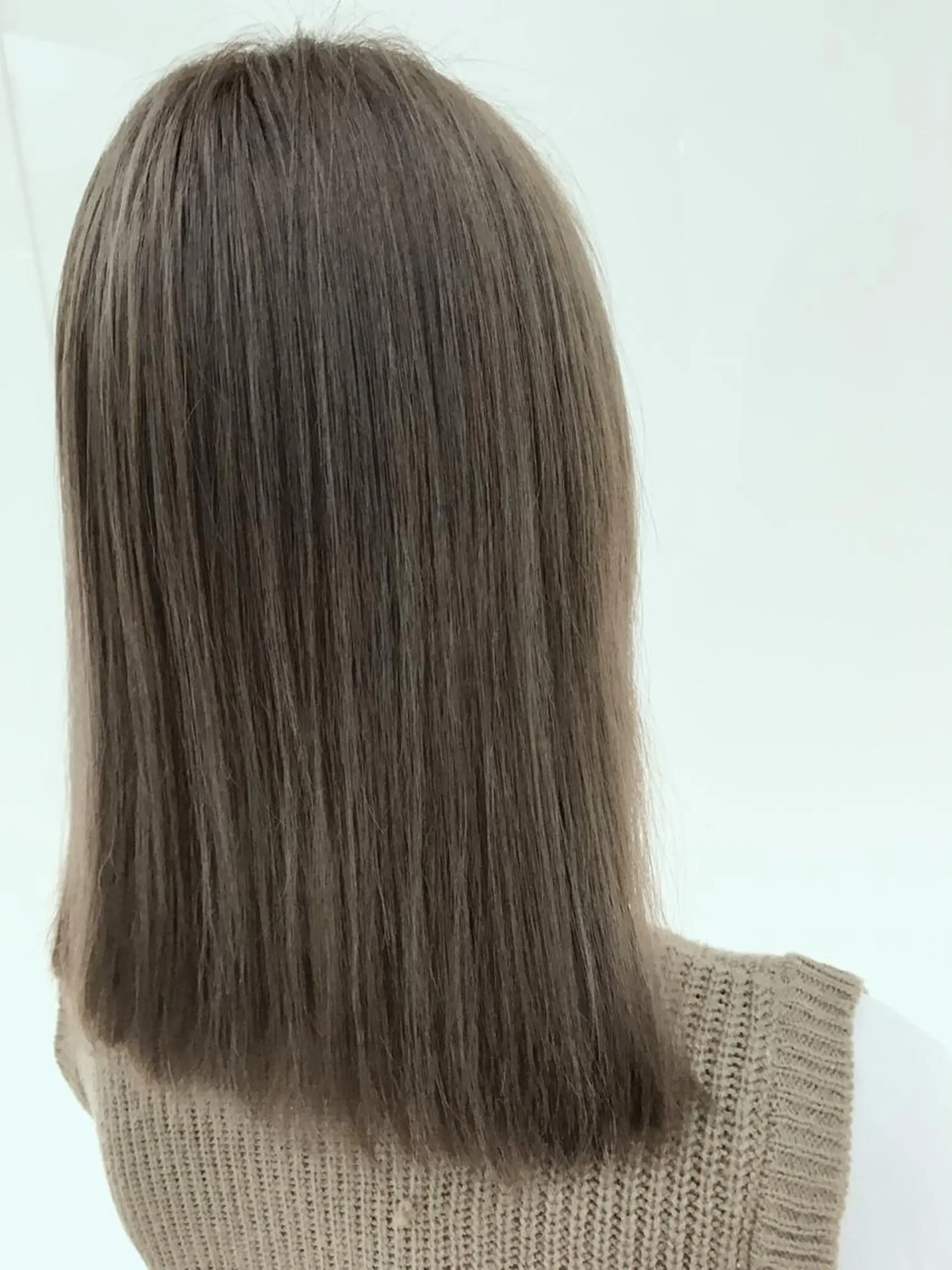 ミディアム カラー アッシュ ベージュカラー ブリーチ Lee枚方所属・今里 弘樹のヘアスタイル