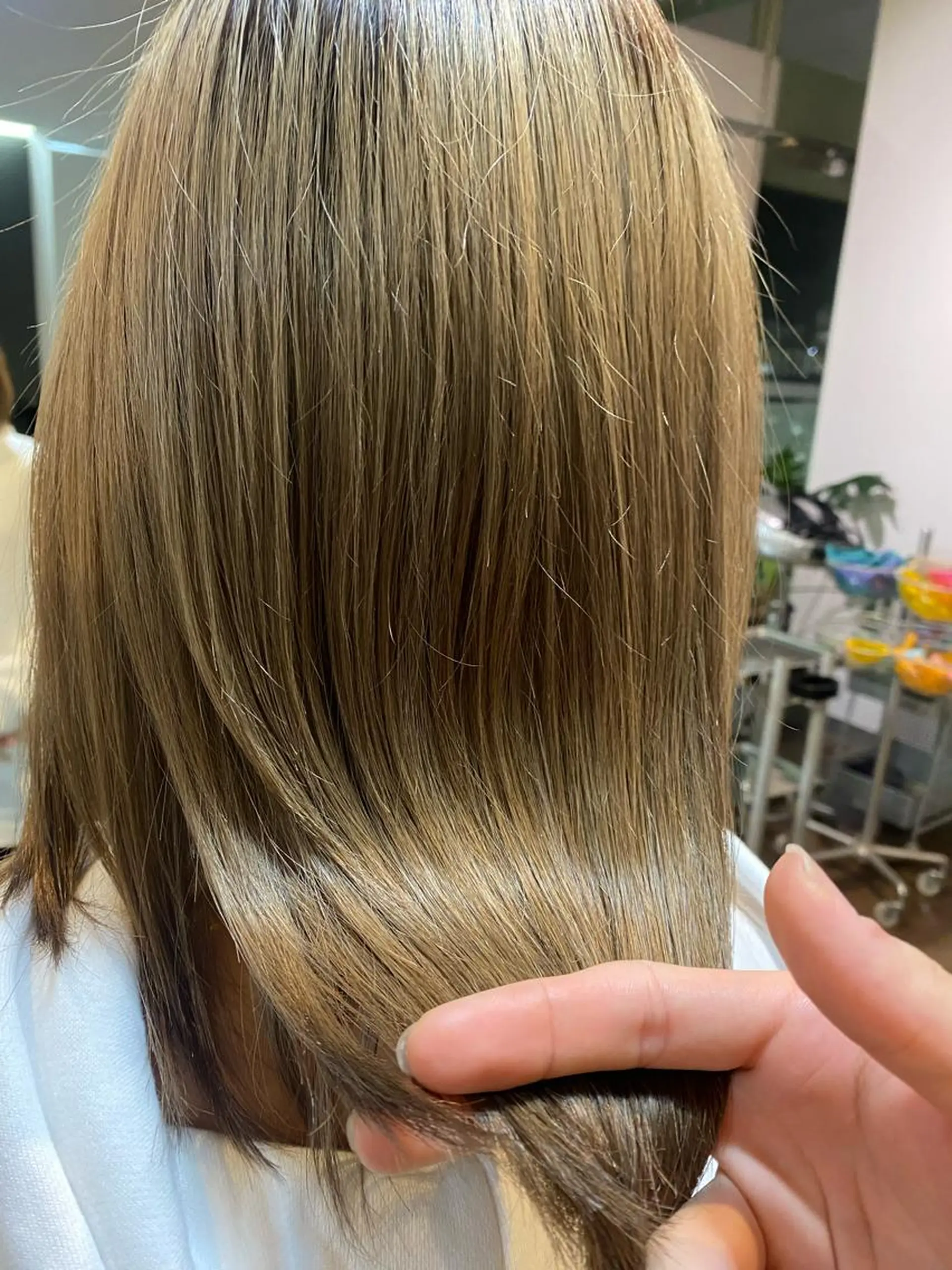 ミディアム カラー ベージュカラー ミルクティーベージュ カット ヘアカラー トリートメント STYLE所属・山本 勝巳のヘアスタイル