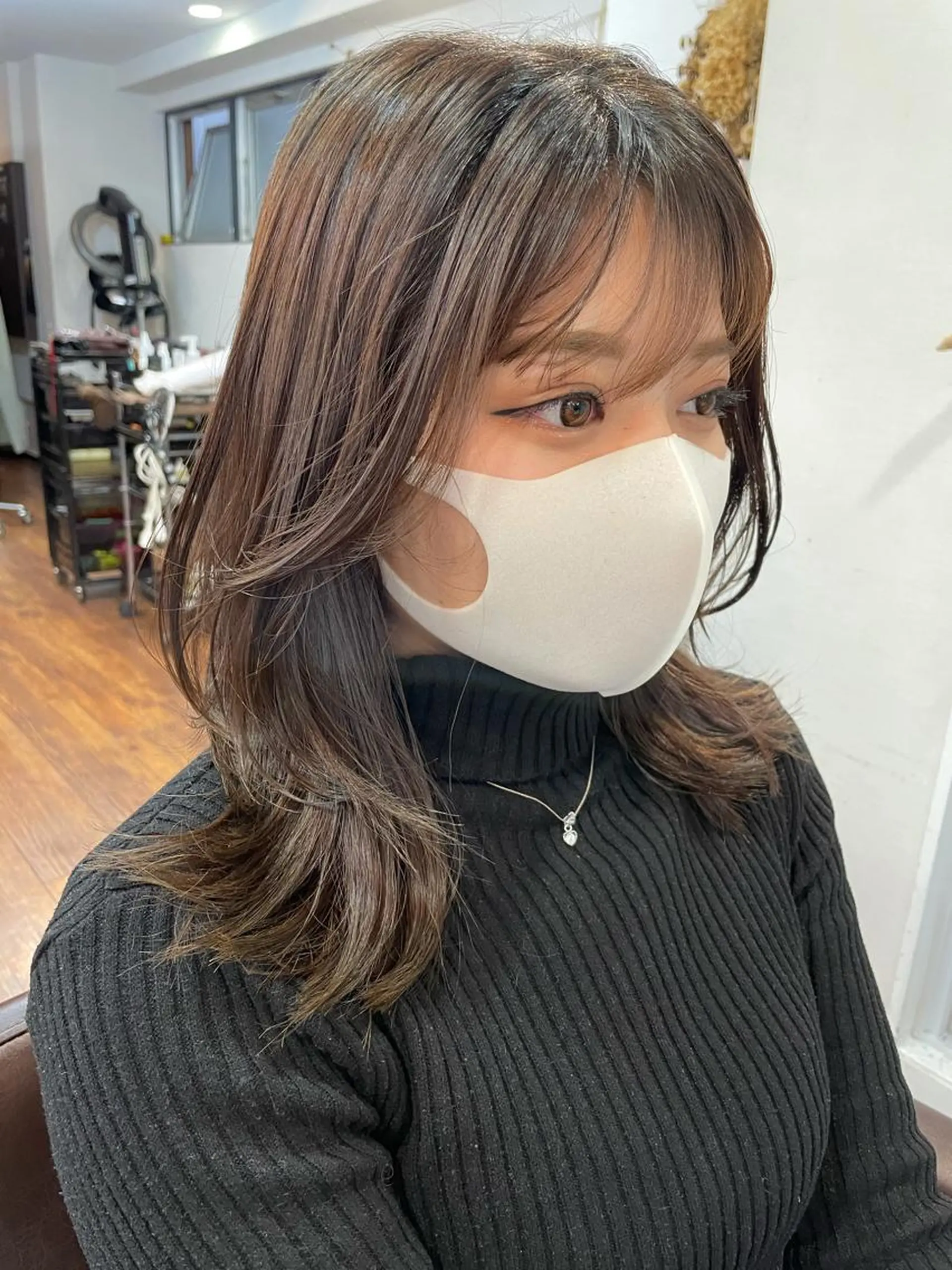 ミディアム 韓国風ヘア レイヤーカット レイヤーカット、 大人可愛い　中村美羅のヘアスタイル