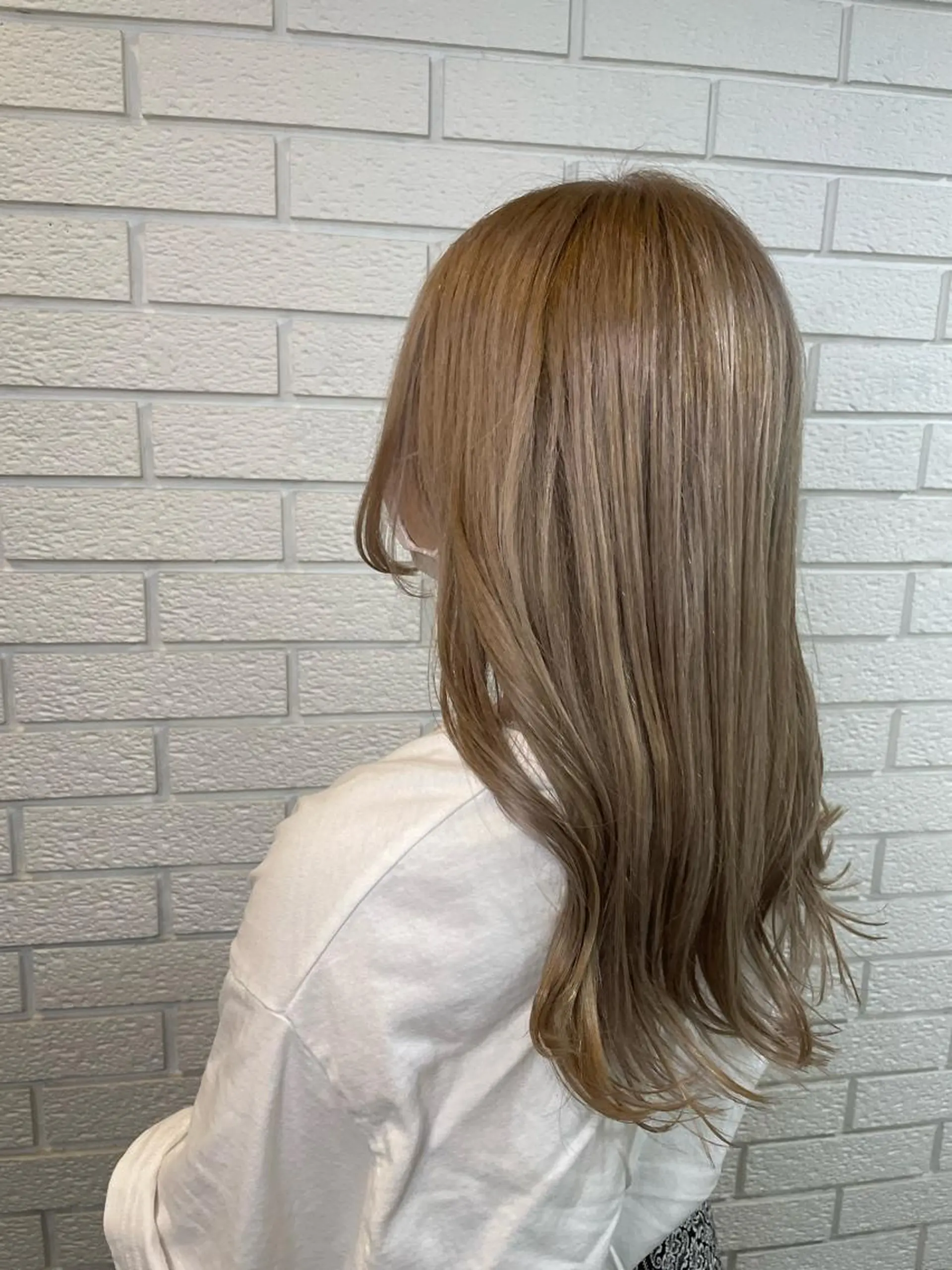 ロング カラー ベージュカラー ブリーチ ホワイトベージュ ヘアカラー ニュアンスデザイン✄ YOU♡のヘアスタイル