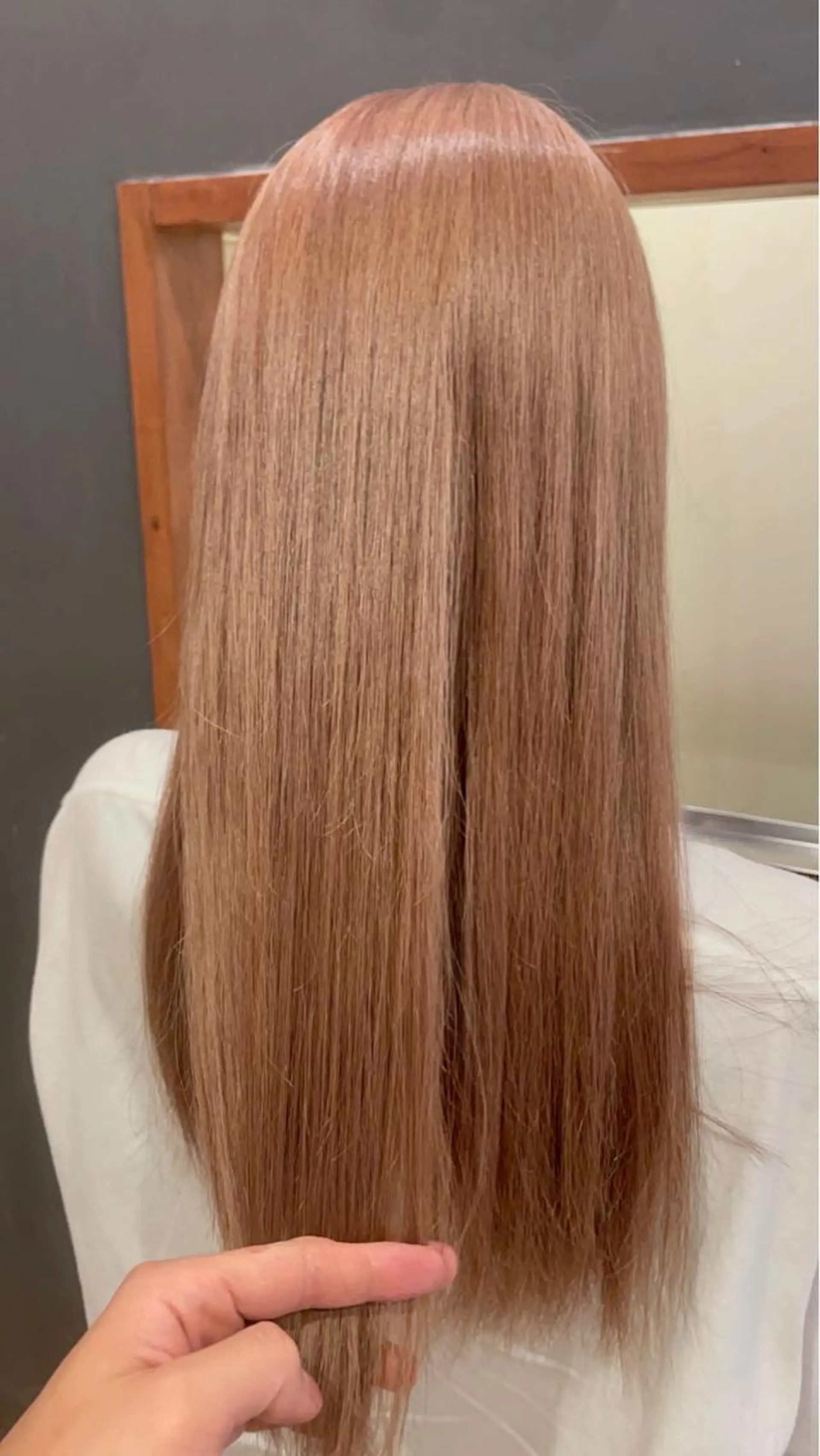 ロング カラー ブリーチ 石井 圭祐のヘアスタイル
